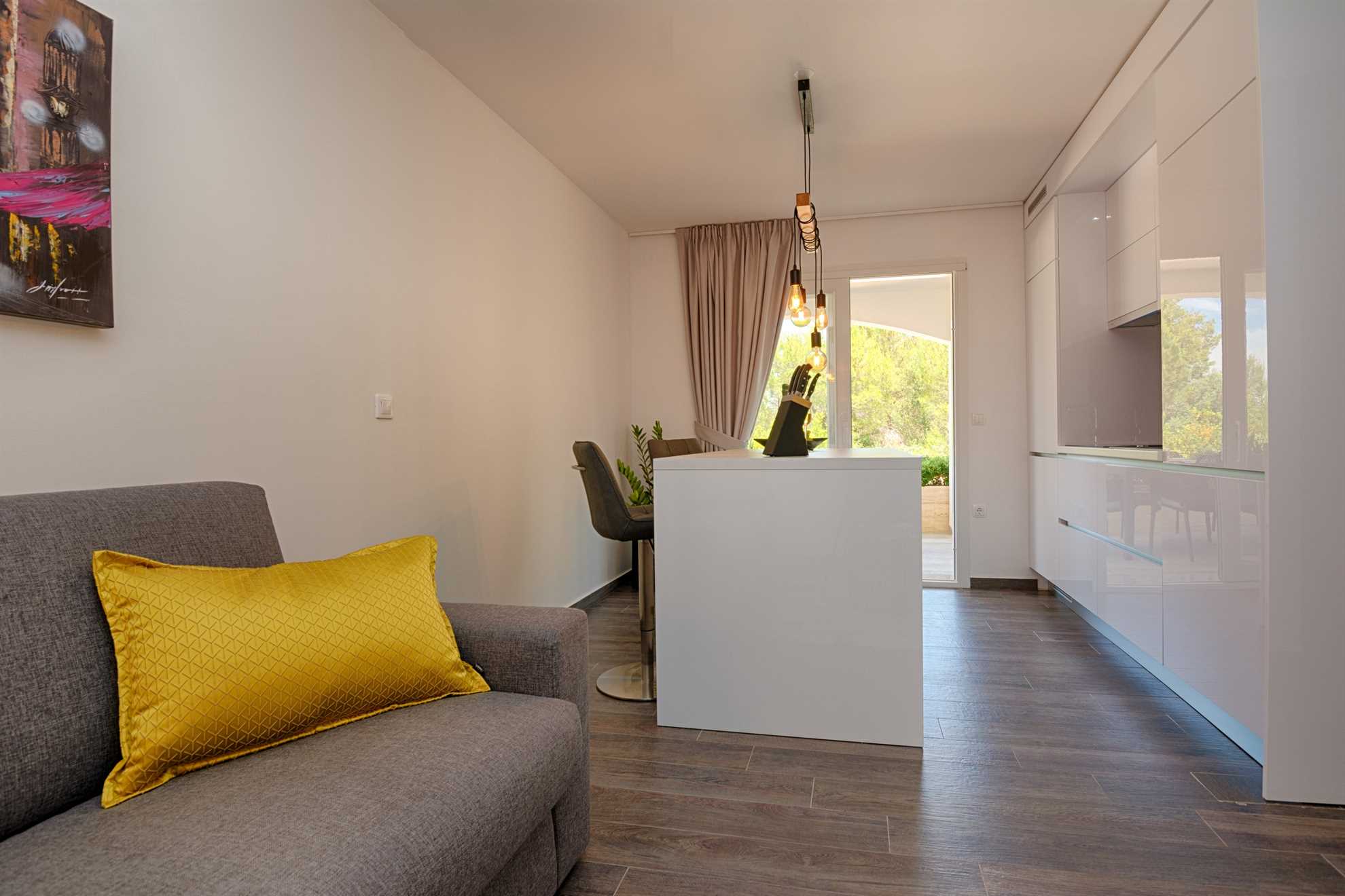 Apartment with pool | Sea view | quiet location | for 4 per.