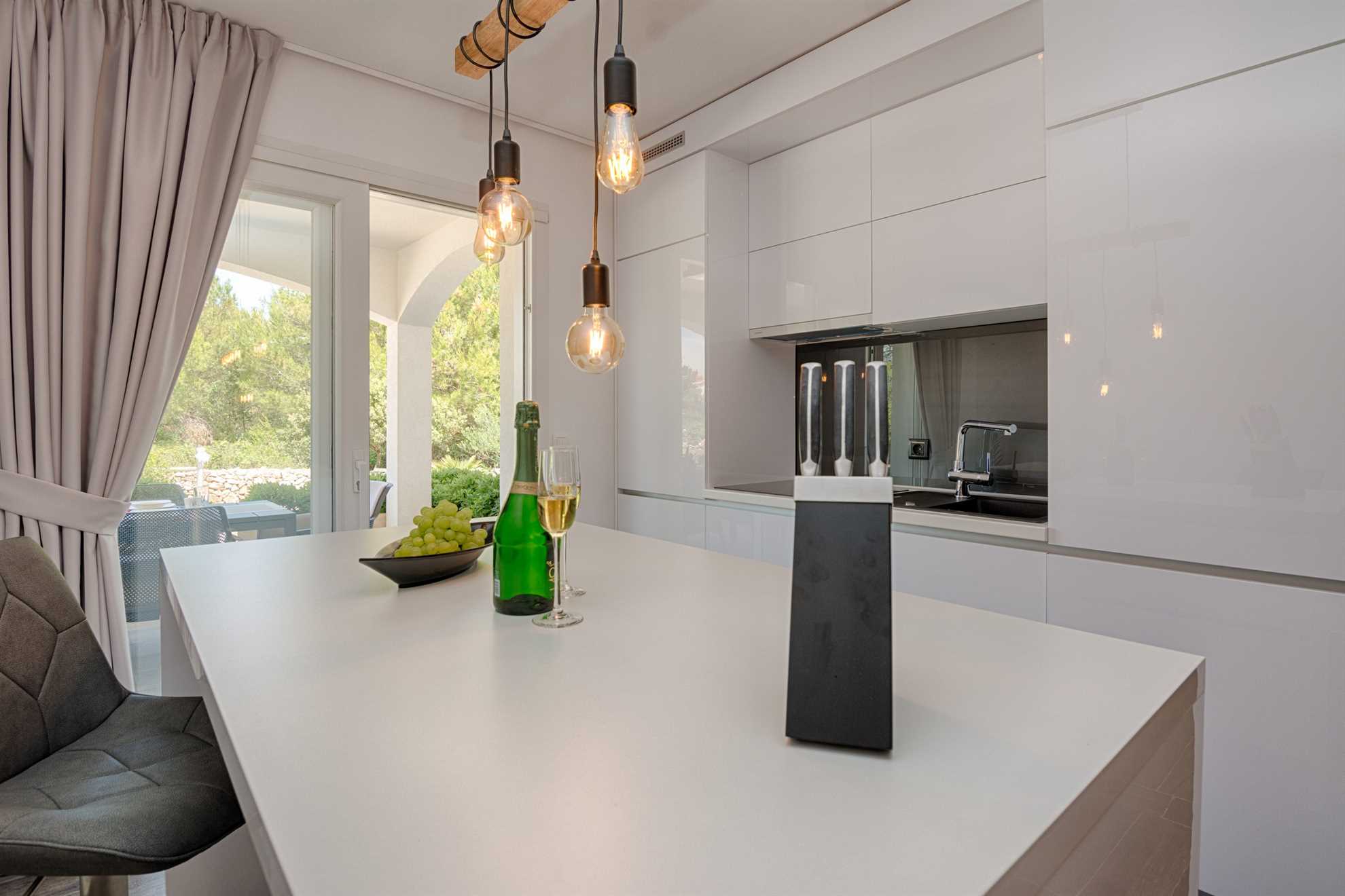 Apartment with pool | Sea view | quiet location | for 4 per.