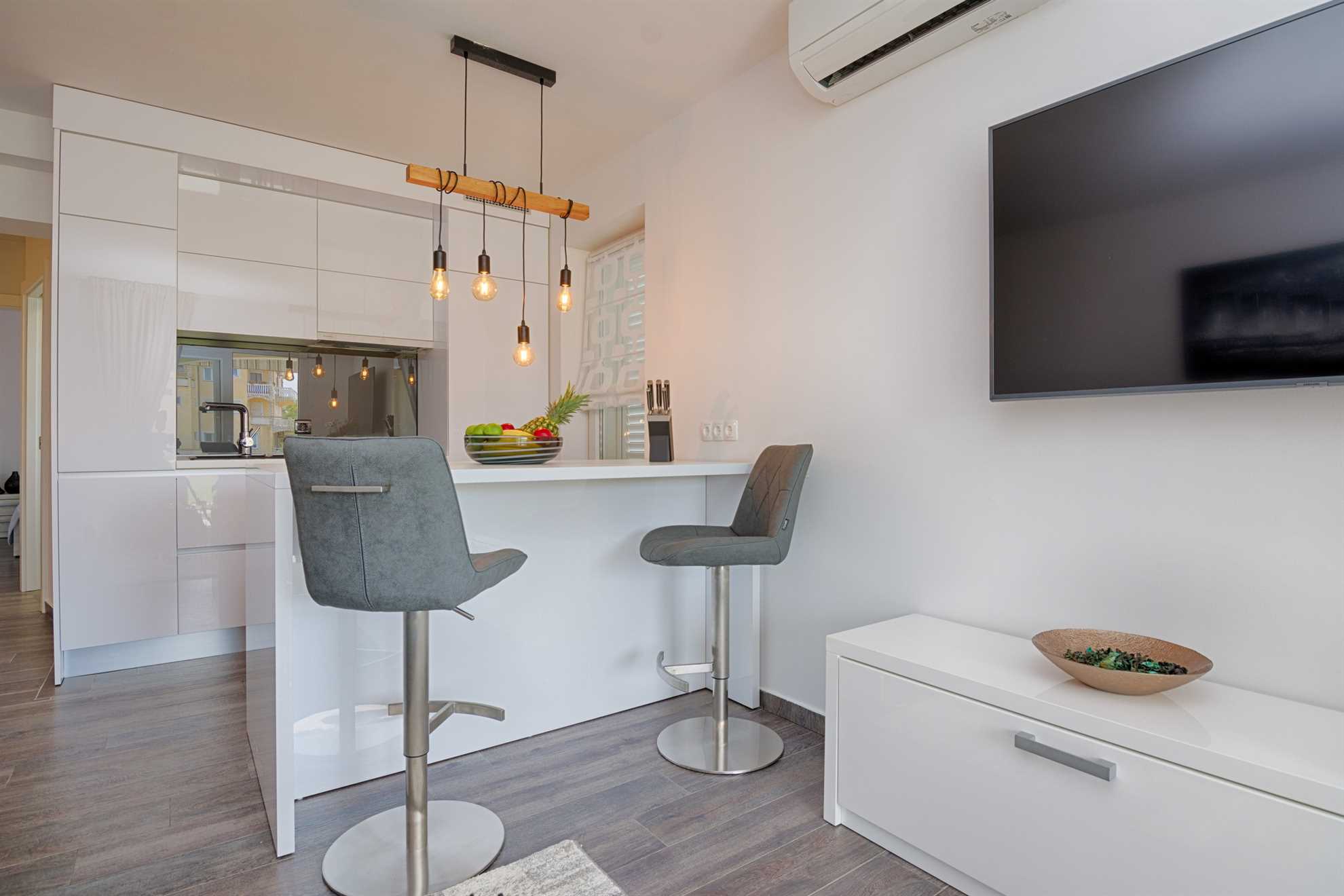Luxurious apartment with pool | quiet location | Sea view | for 6 pers.