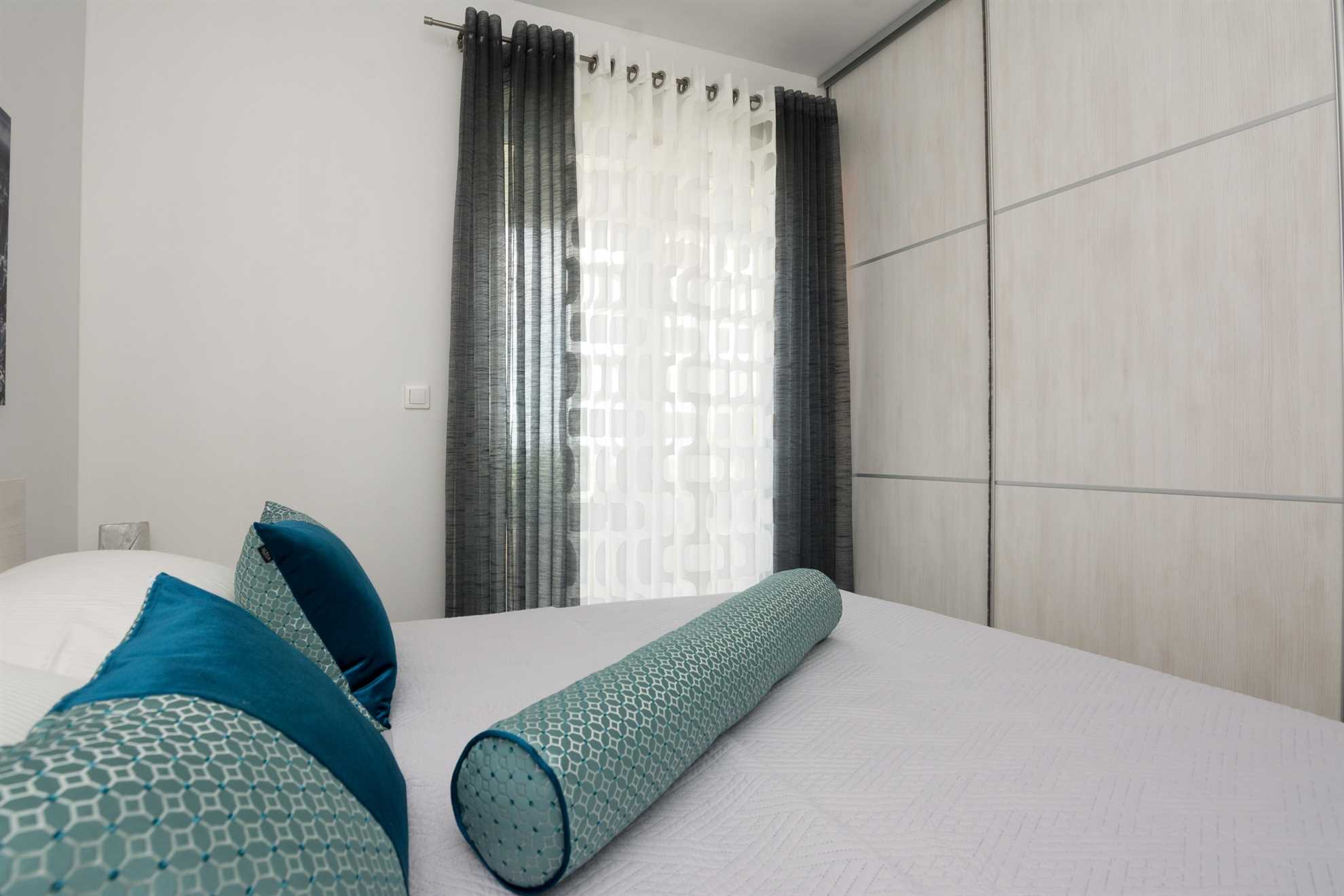 Luxurious apartment with pool | quiet location | Sea view | for 6 pers.
