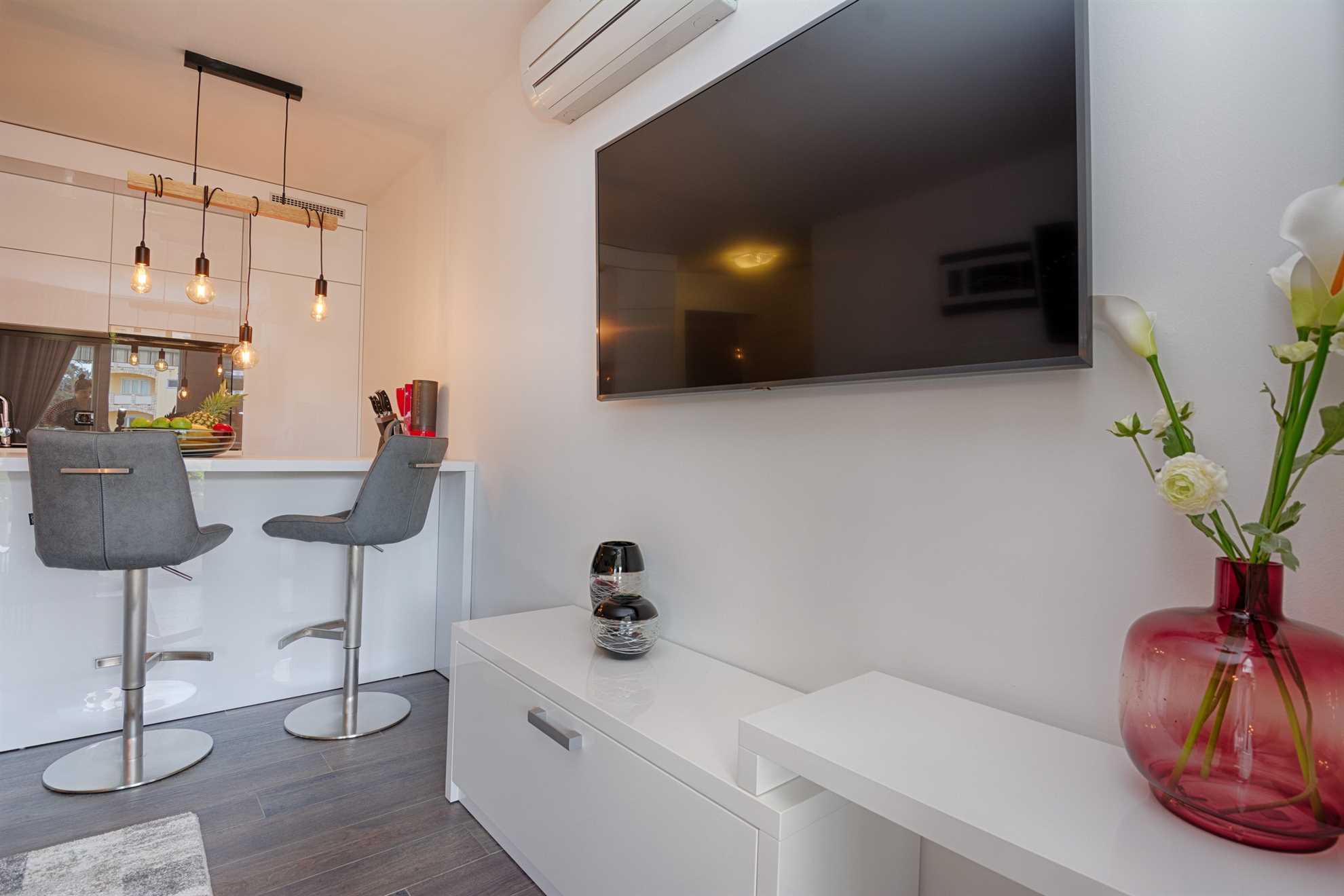 Modern apartment with pool | quiet location | Sea view | for 4 per.