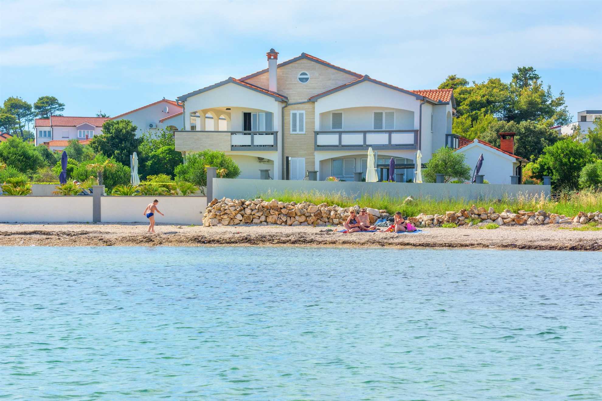 Modern apartment with pool | quiet location | Sea view | for 4 per.