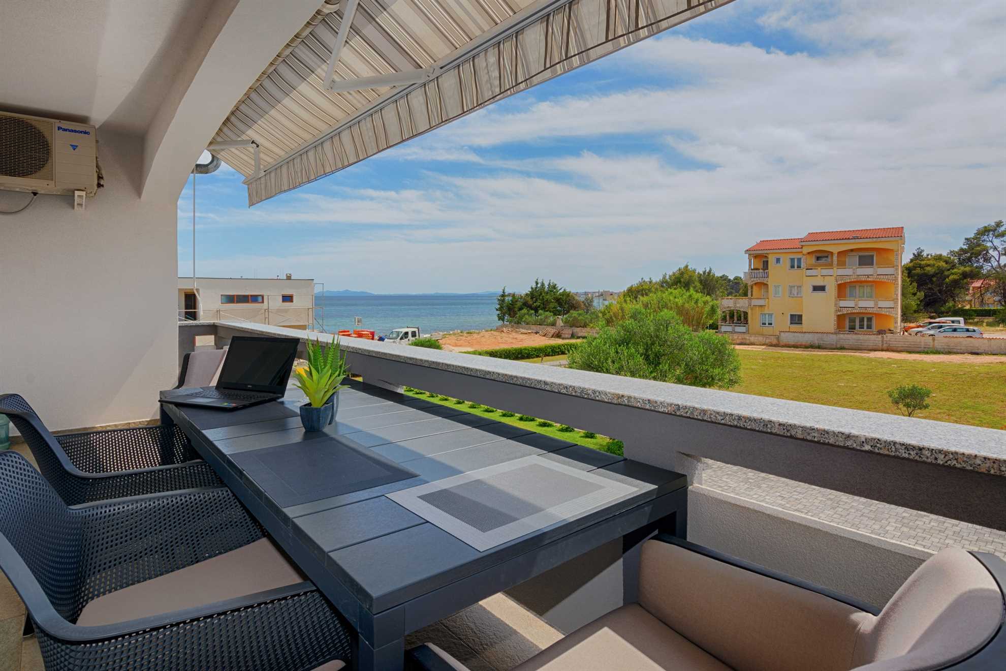 Newly furnished apartment with pool | Quiet location | Sea view | for 6 per.