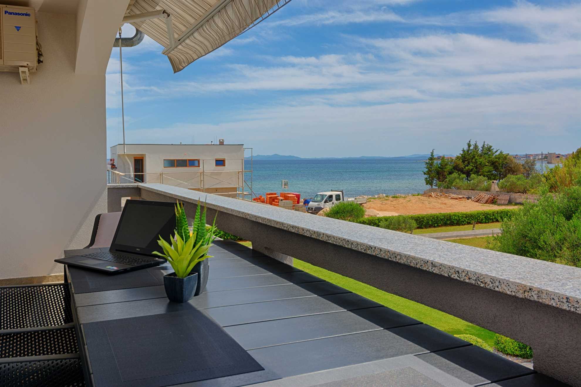 Newly furnished apartment with pool | Quiet location | Sea view | for 6 per.