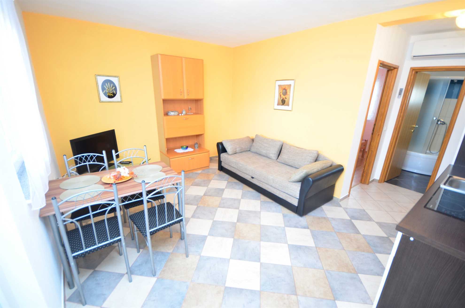 Apartment on the ground floor | for 2-3 persons | Ideal for families with children