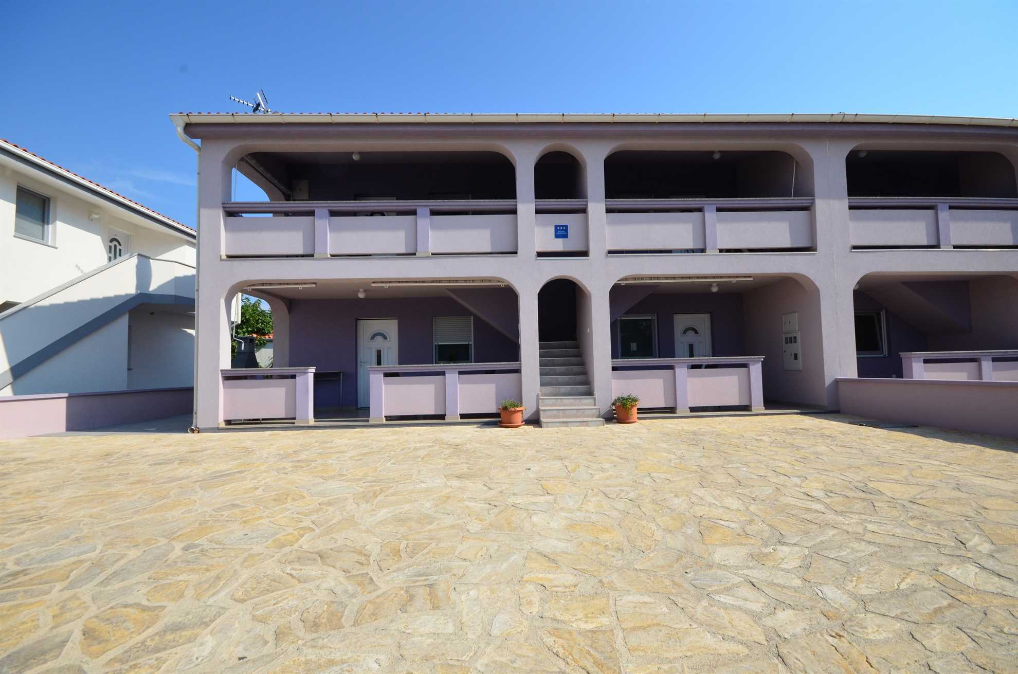 Apartment on the ground floor | for 2-3 persons | Ideal for families with children
