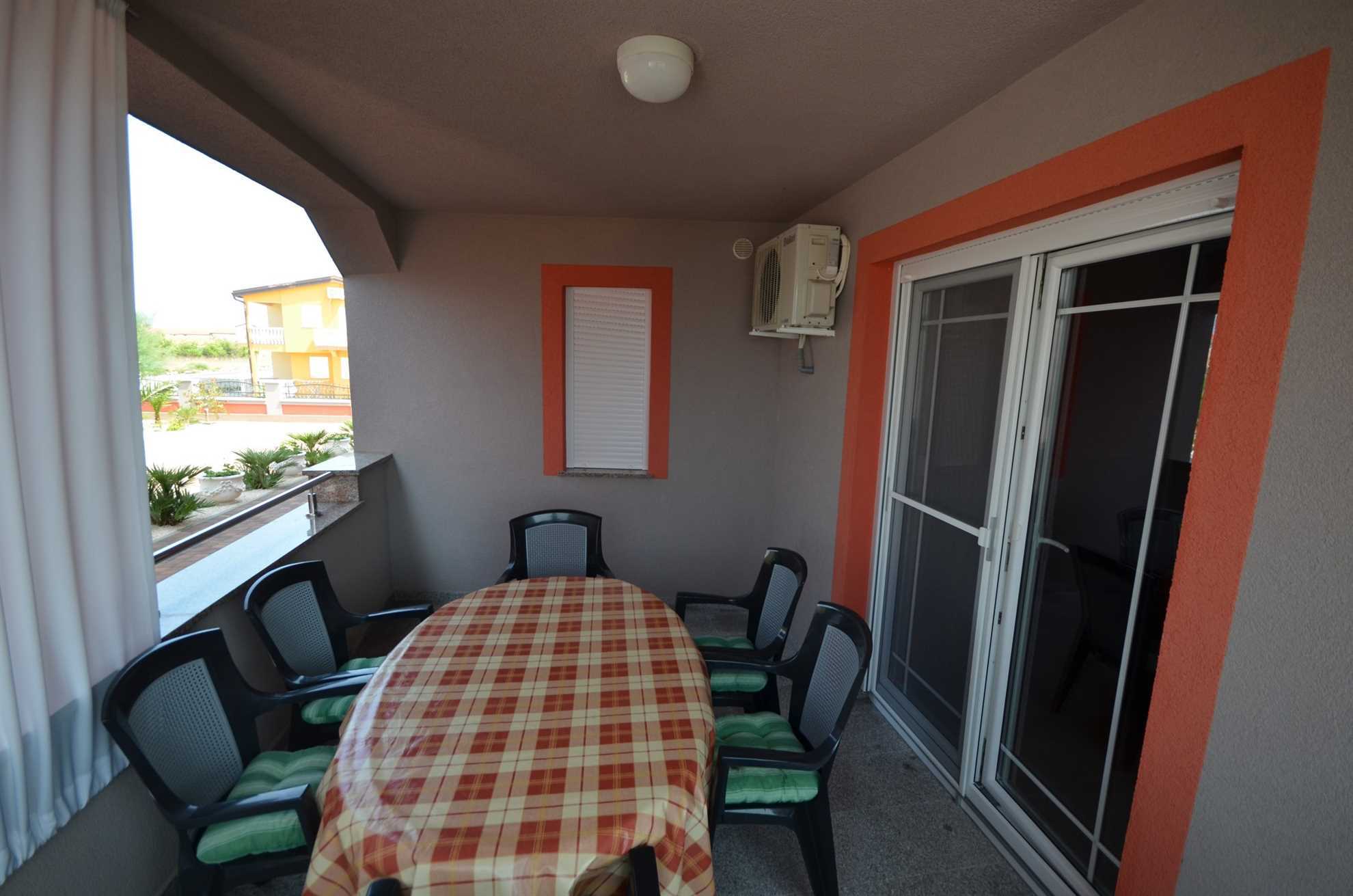 Air-conditioned apartment | for 4 persons on the island of Vir