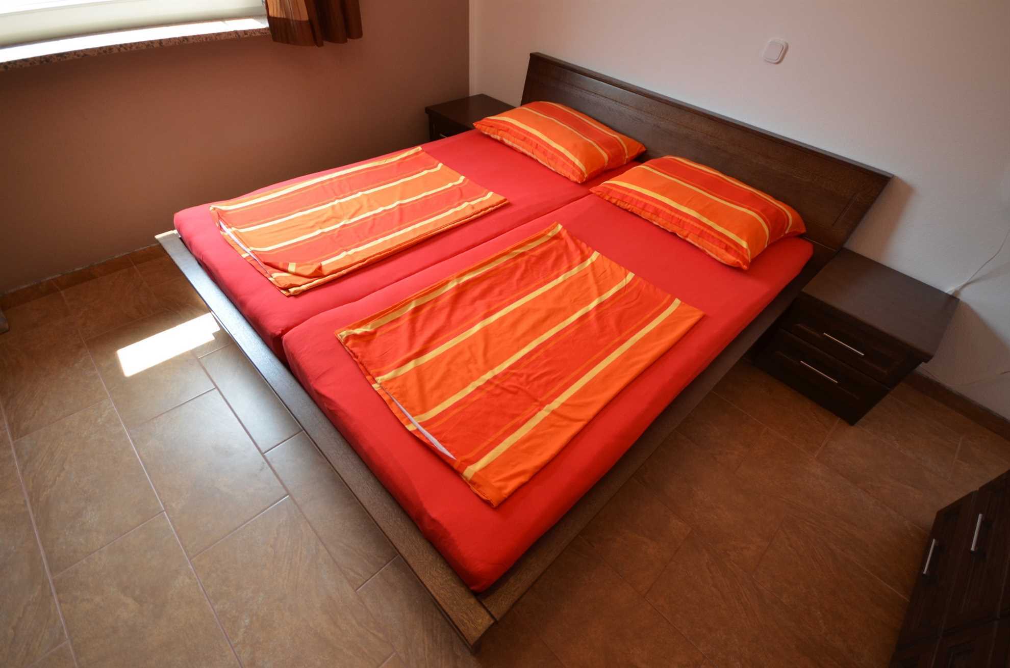 Ground floor apartment for 4 pers | Air conditioning, satelite TV, BBQ