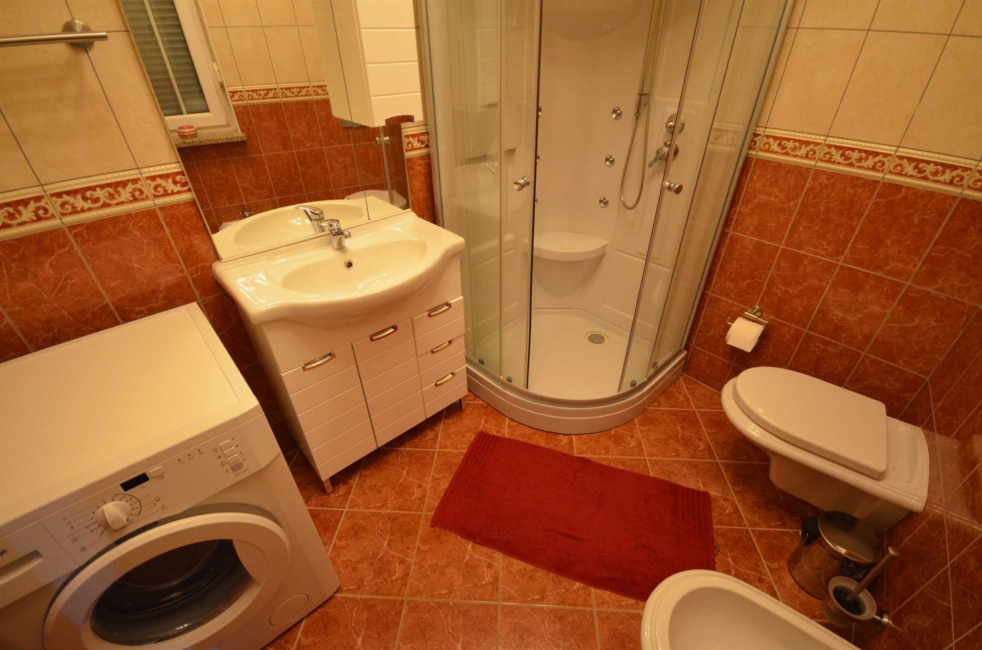 Ground floor apartment for 4 pers | Air conditioning, satelite TV, BBQ