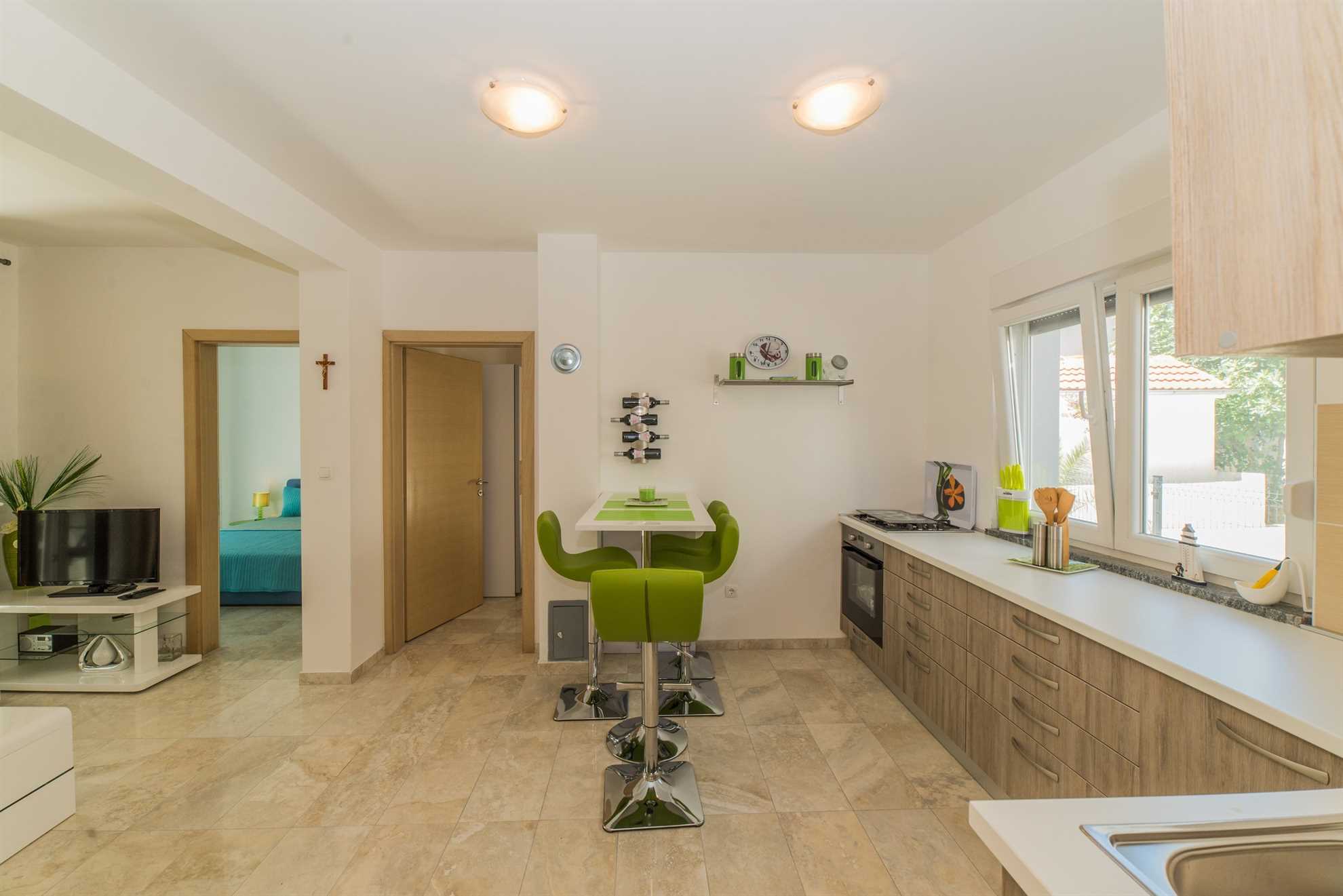 Apartment for 4-6 per. | upscale amenities | 200 m to the beach