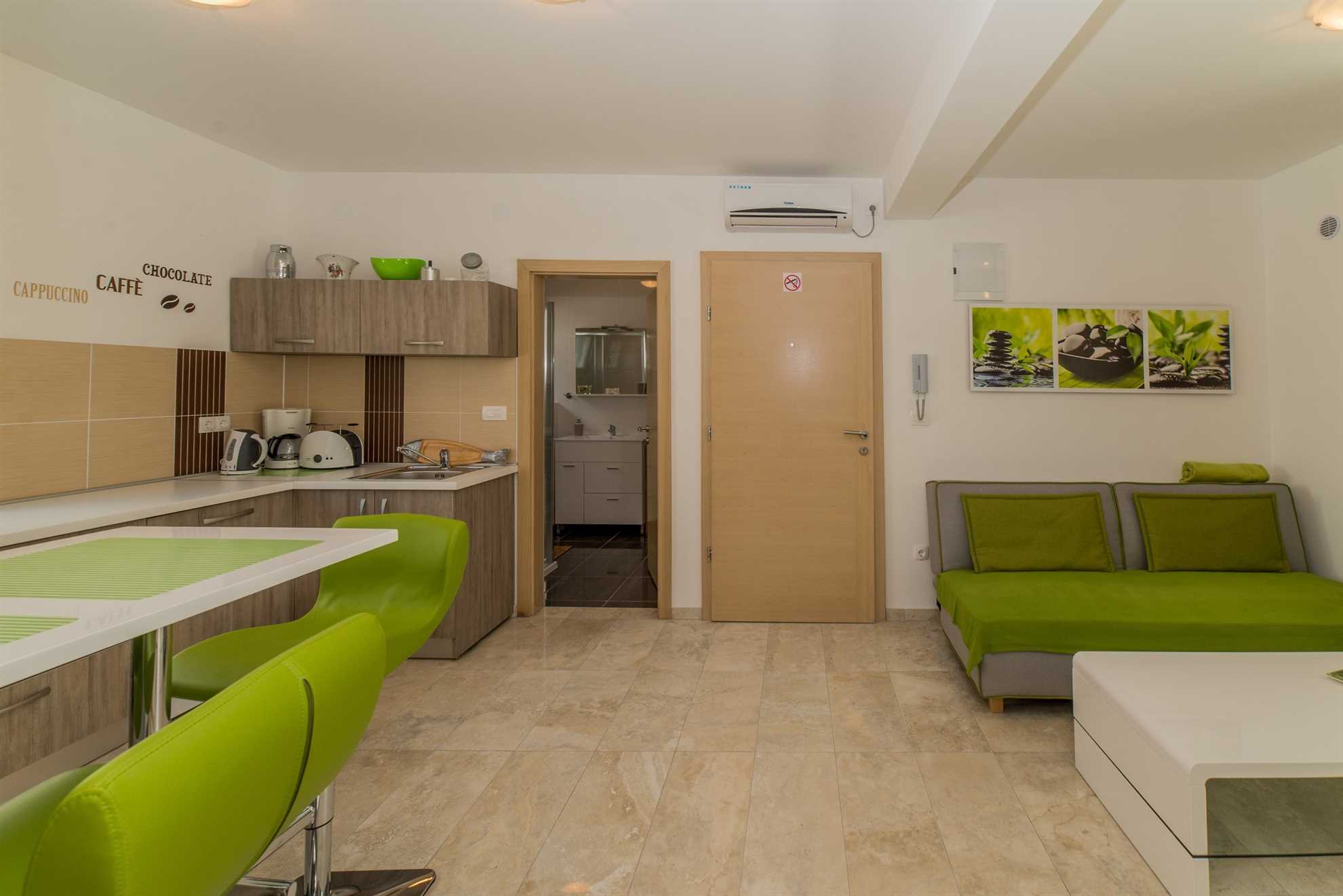 Apartment for 4-6 per. | upscale amenities | 200 m to the beach