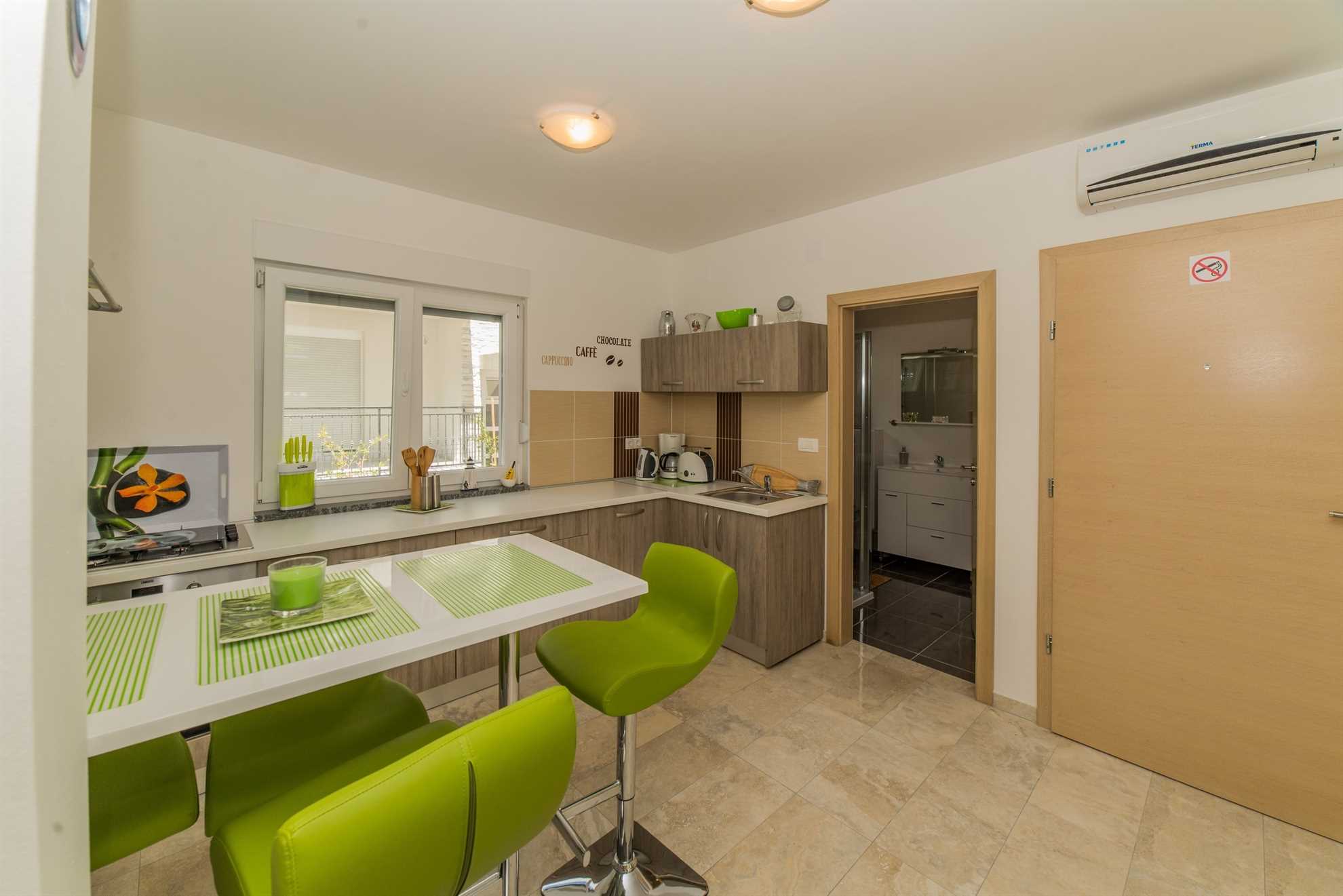 Apartment for 4-6 per. | upscale amenities | 200 m to the beach