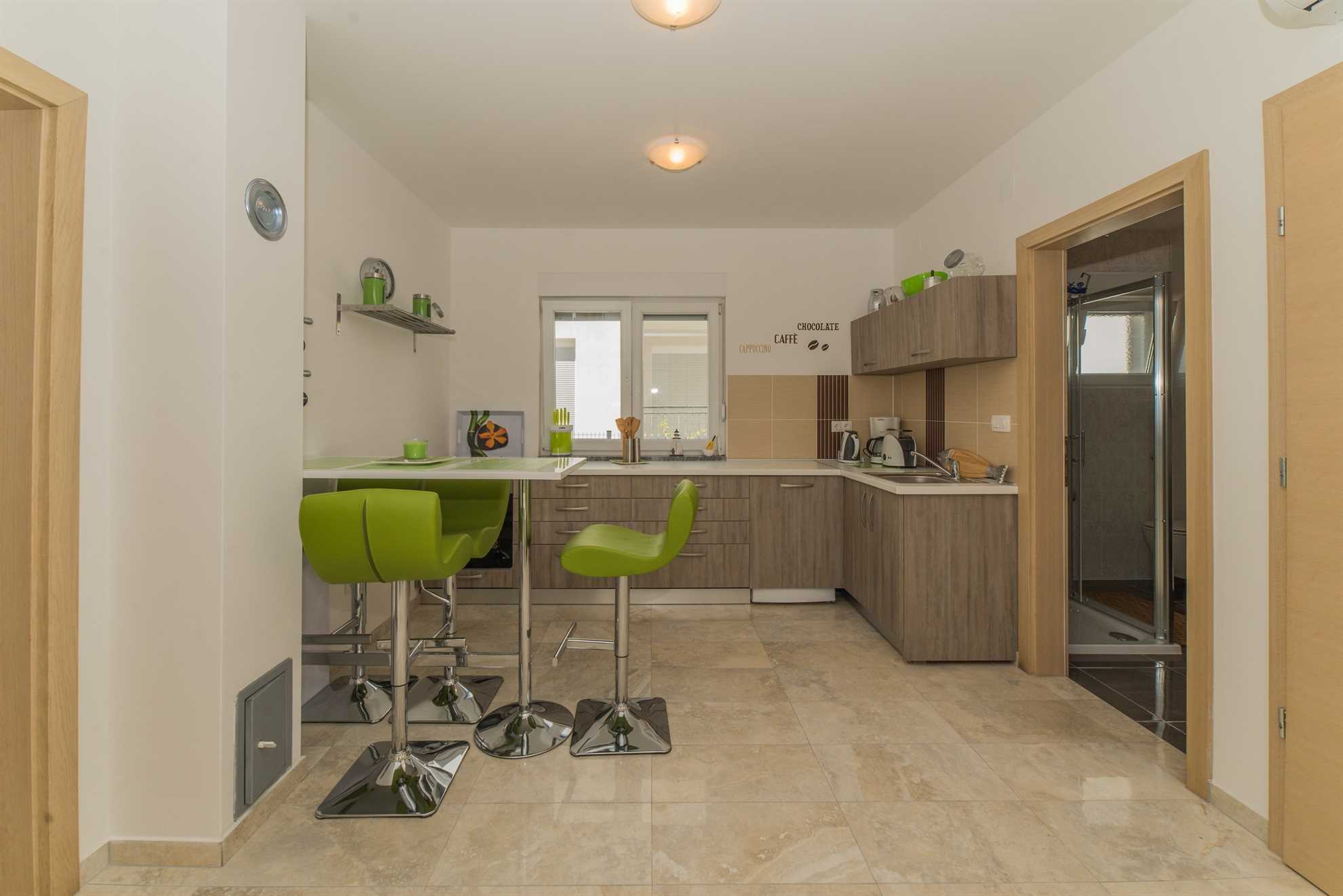 Apartment for 4-6 per. | upscale amenities | 200 m to the beach