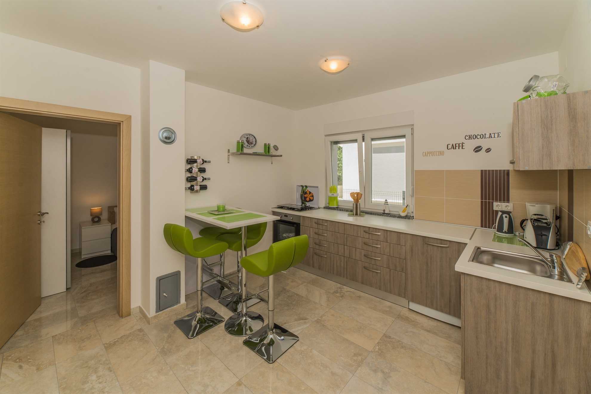 Apartment for 4-6 per. | upscale amenities | 200 m to the beach