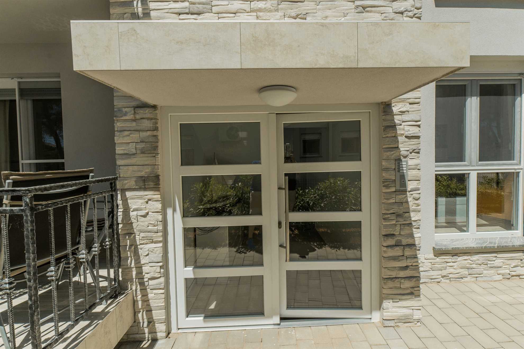 Deluxe apartment for 4-6 persons | on the island of Vir | New