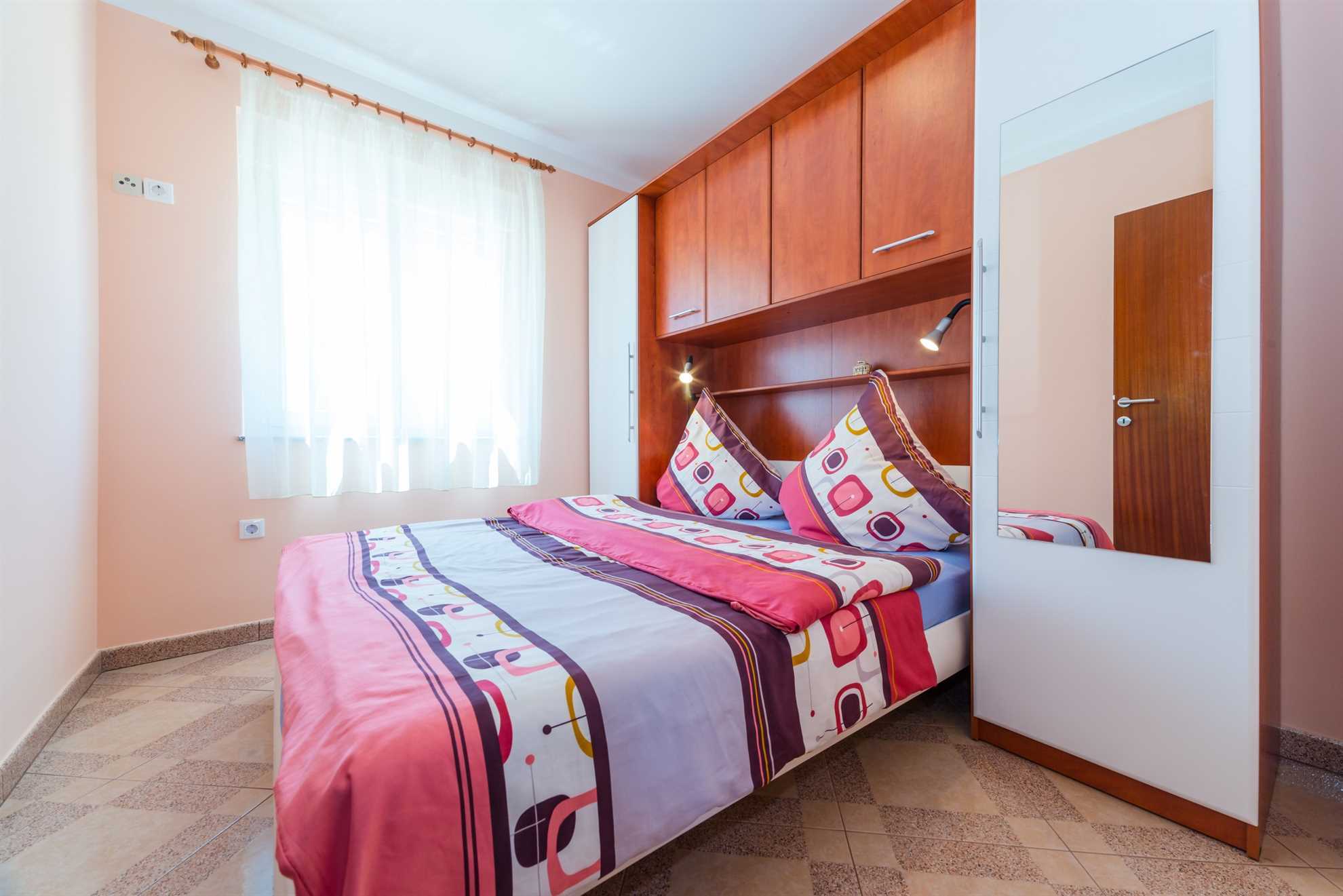 Apartment for 4-5 per. | Ground floor | 50 m to the sea | Air conditioning, Wi-Fi, SAT TV
