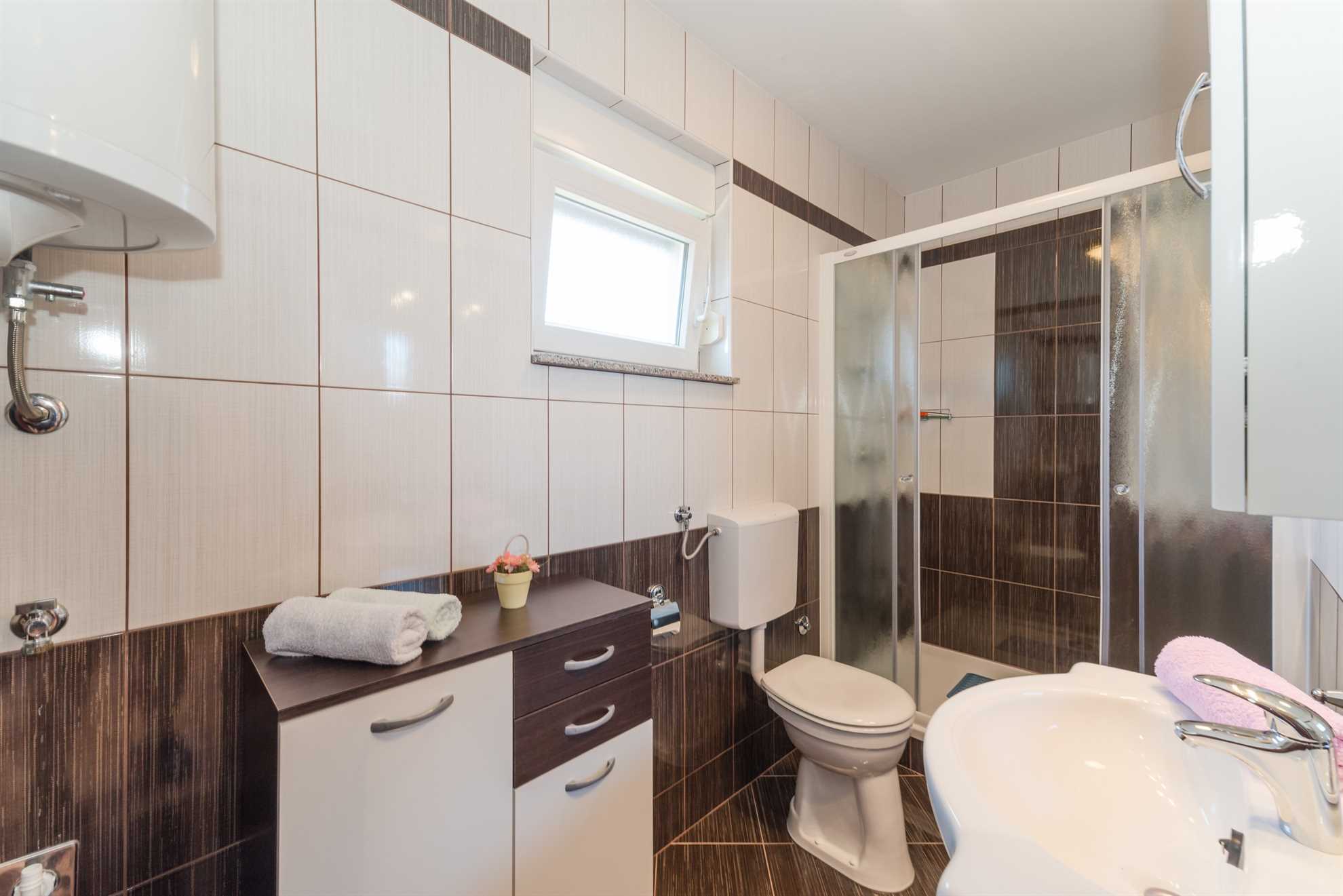 Apartment for 4-5 per. | Ground floor | 50 m to the sea | Air conditioning, Wi-Fi, SAT TV