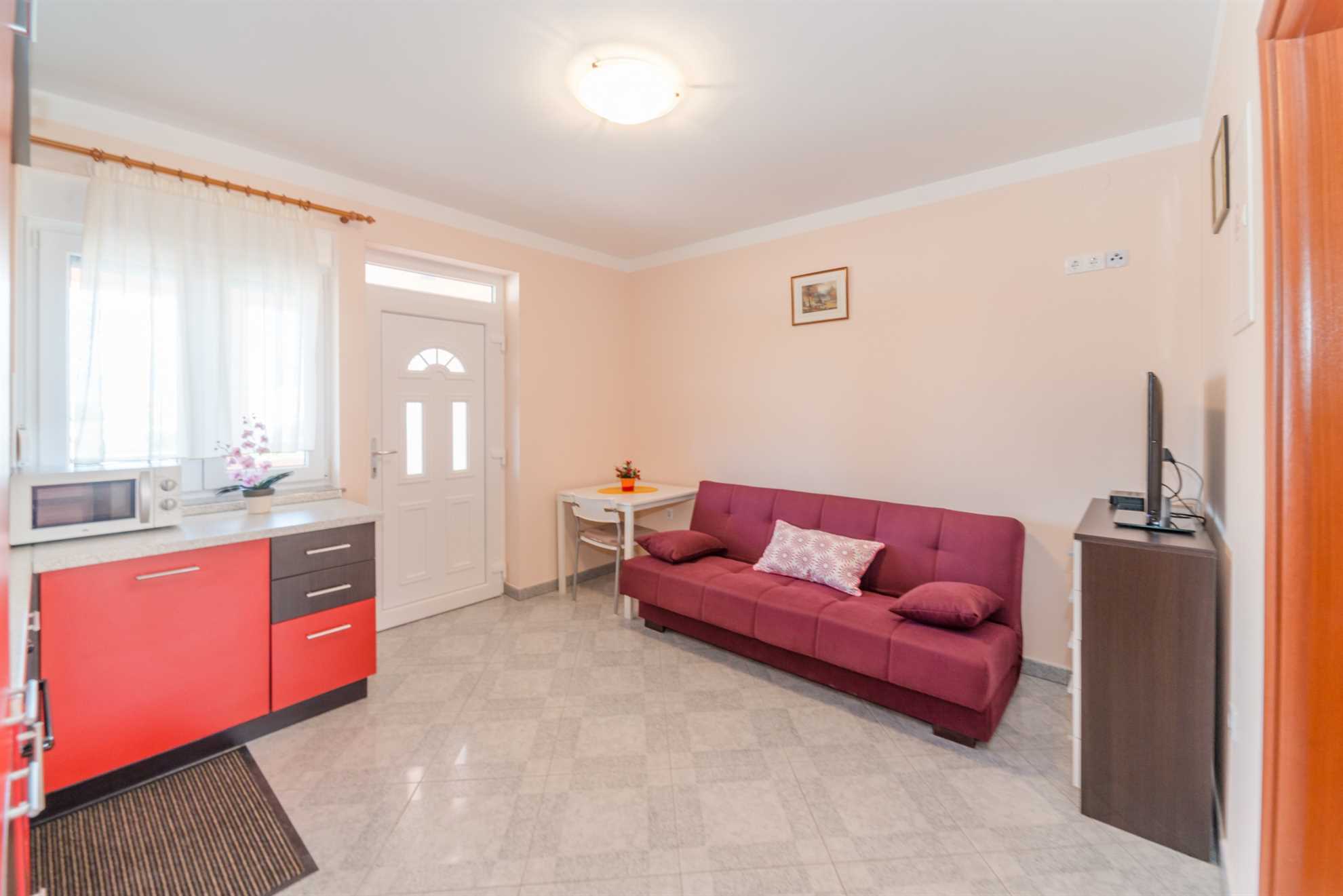 50m from the beach | Family accommodation for 4-5 | Air conditioning, Wi-Fi, satellite TV