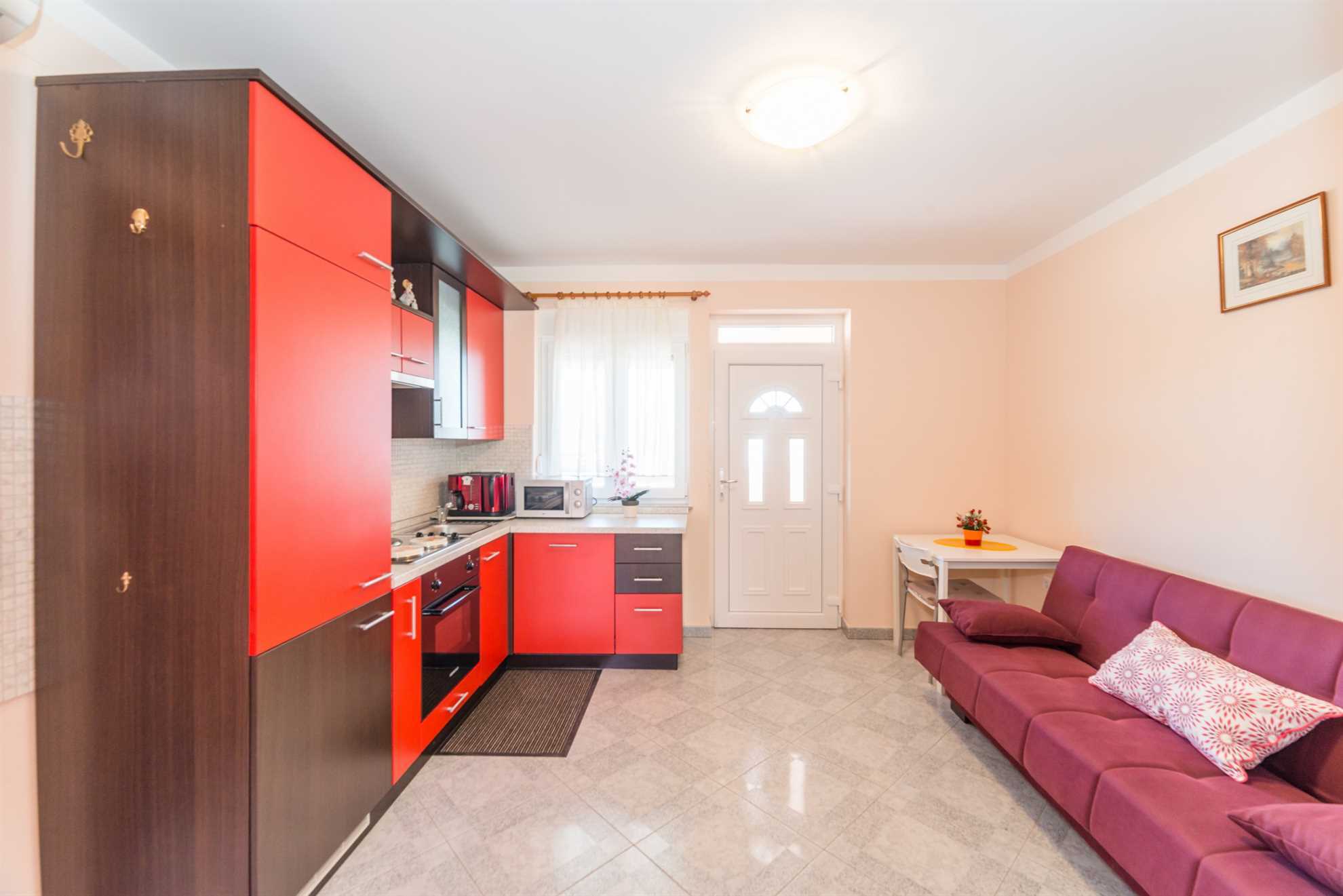 50m from the beach | Family accommodation for 4-5 | Air conditioning, Wi-Fi, satellite TV