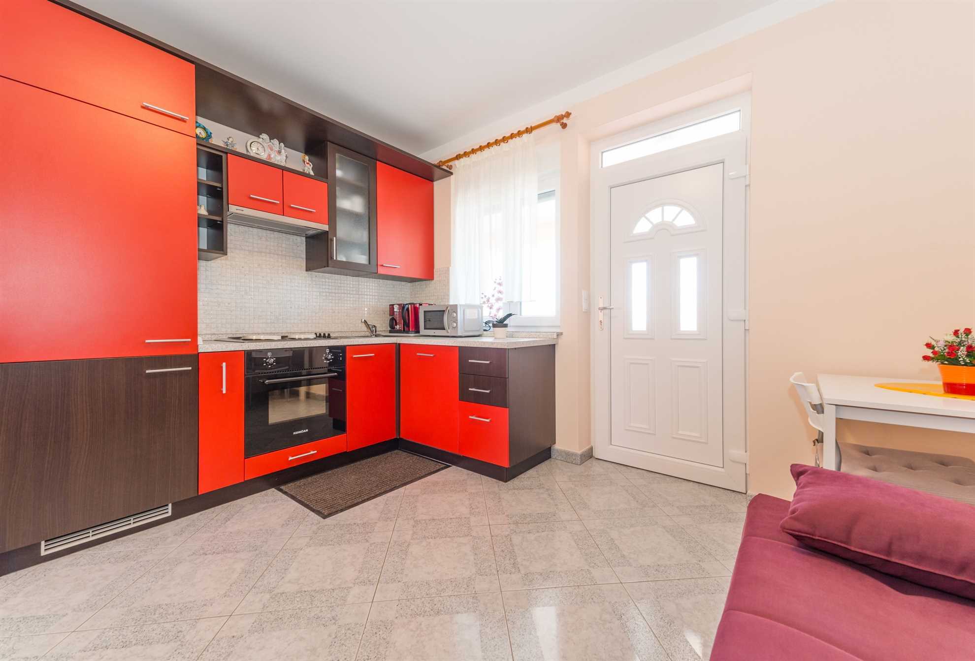50m from the beach | Family accommodation for 4-5 | Air conditioning, Wi-Fi, satellite TV