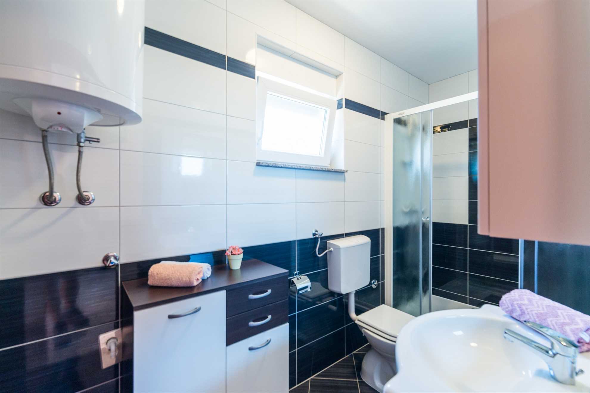 50m from the beach | Family accommodation for 4-5 | Air conditioning, Wi-Fi, satellite TV