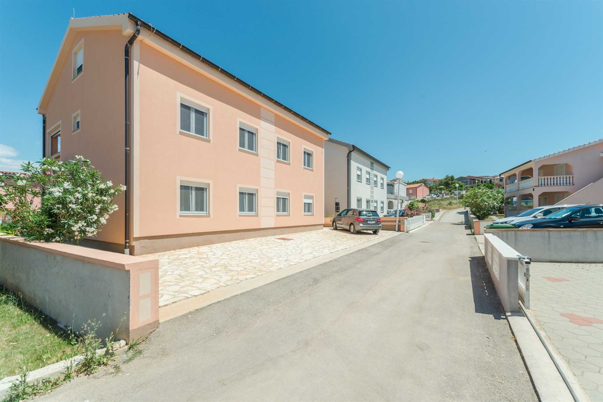 50m from the beach | Family accommodation for 4-5 | Air conditioning, Wi-Fi, satellite TV