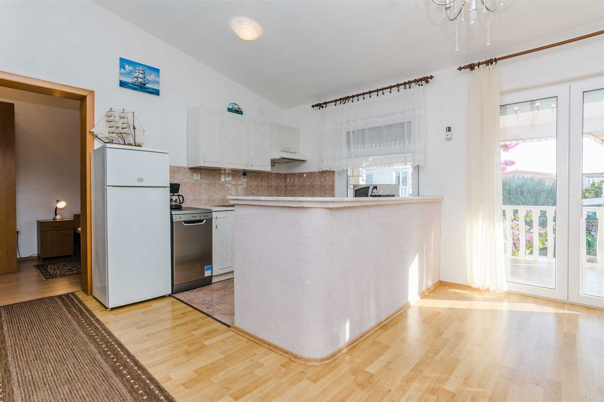 Air-conditioned apartment | for 6-8 per. | Satellite TV and Wi-Fi