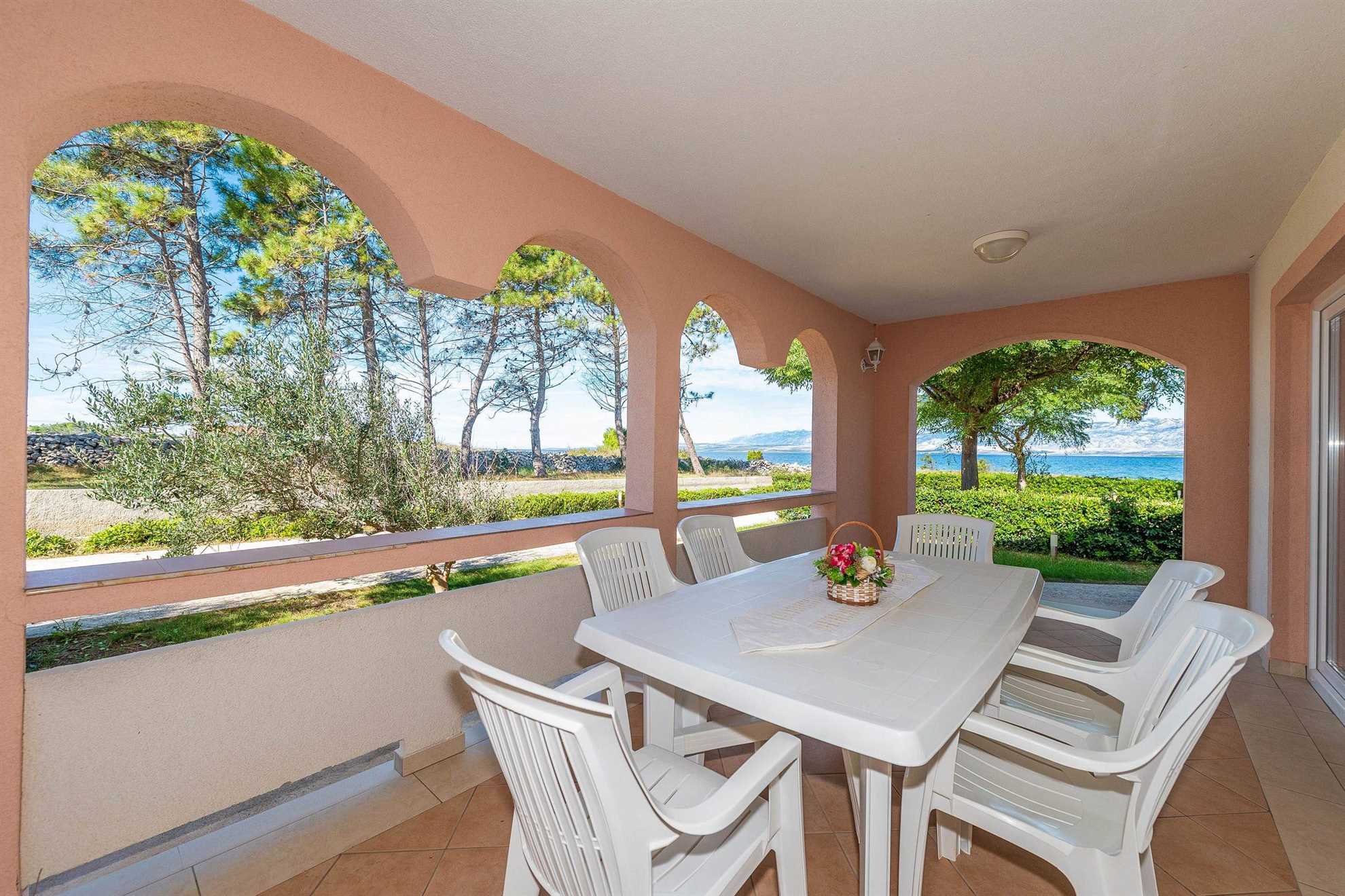 30 m to the sandy beach Smratine | Apartment for 6 persons