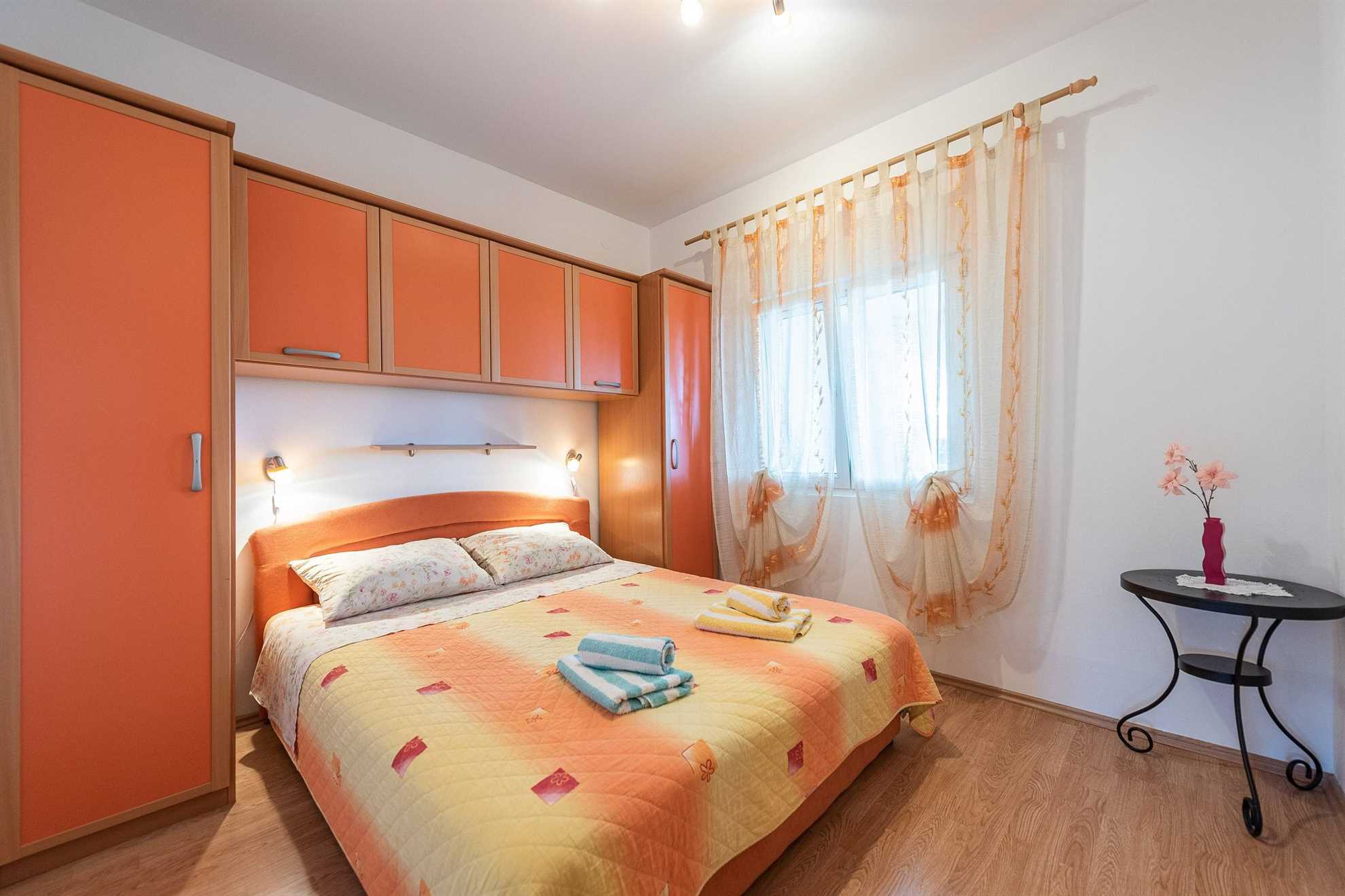 30 m to the sandy beach Smratine | Apartment for 6 persons