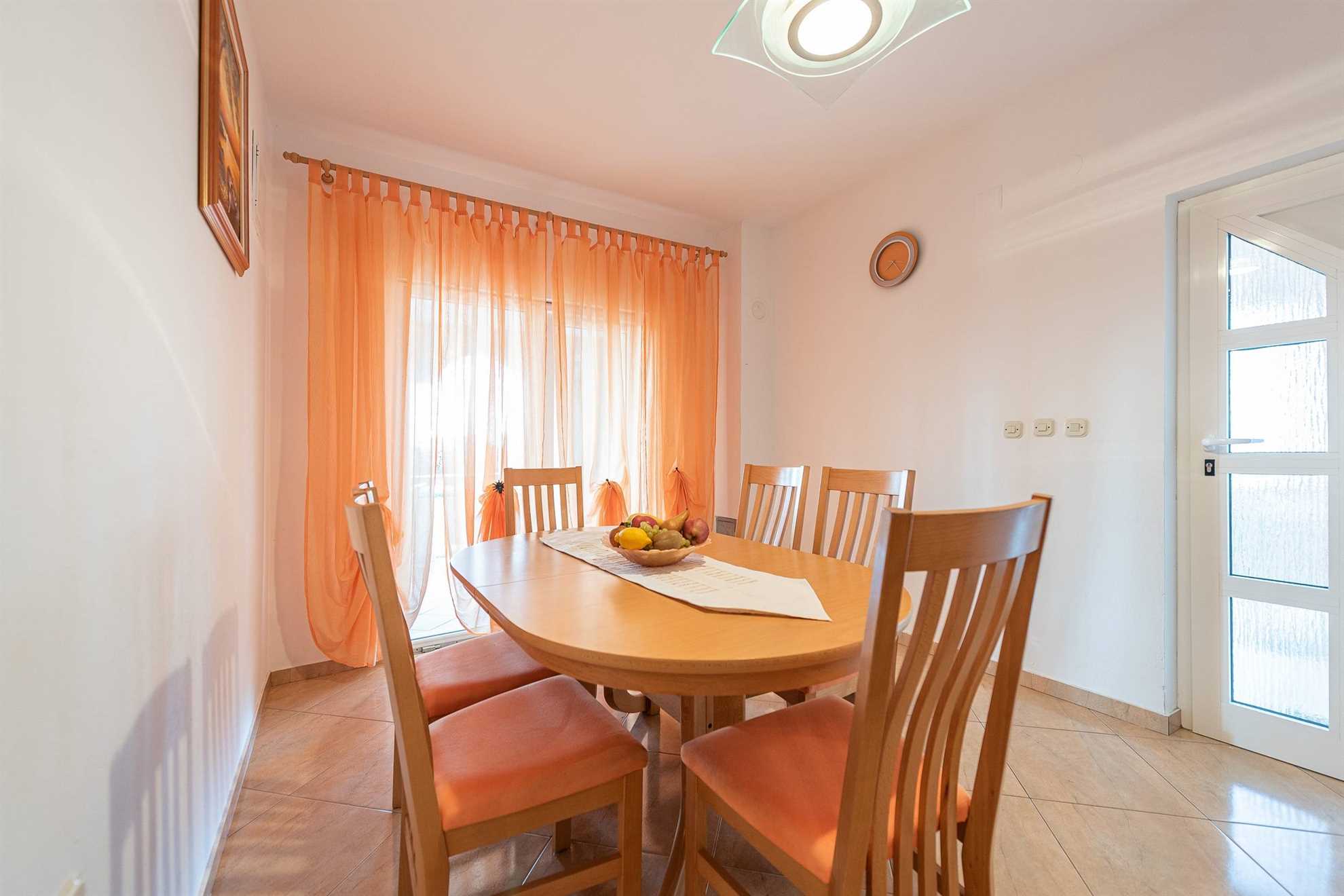 30 m to the sandy beach Smratine | Apartment for 6 persons