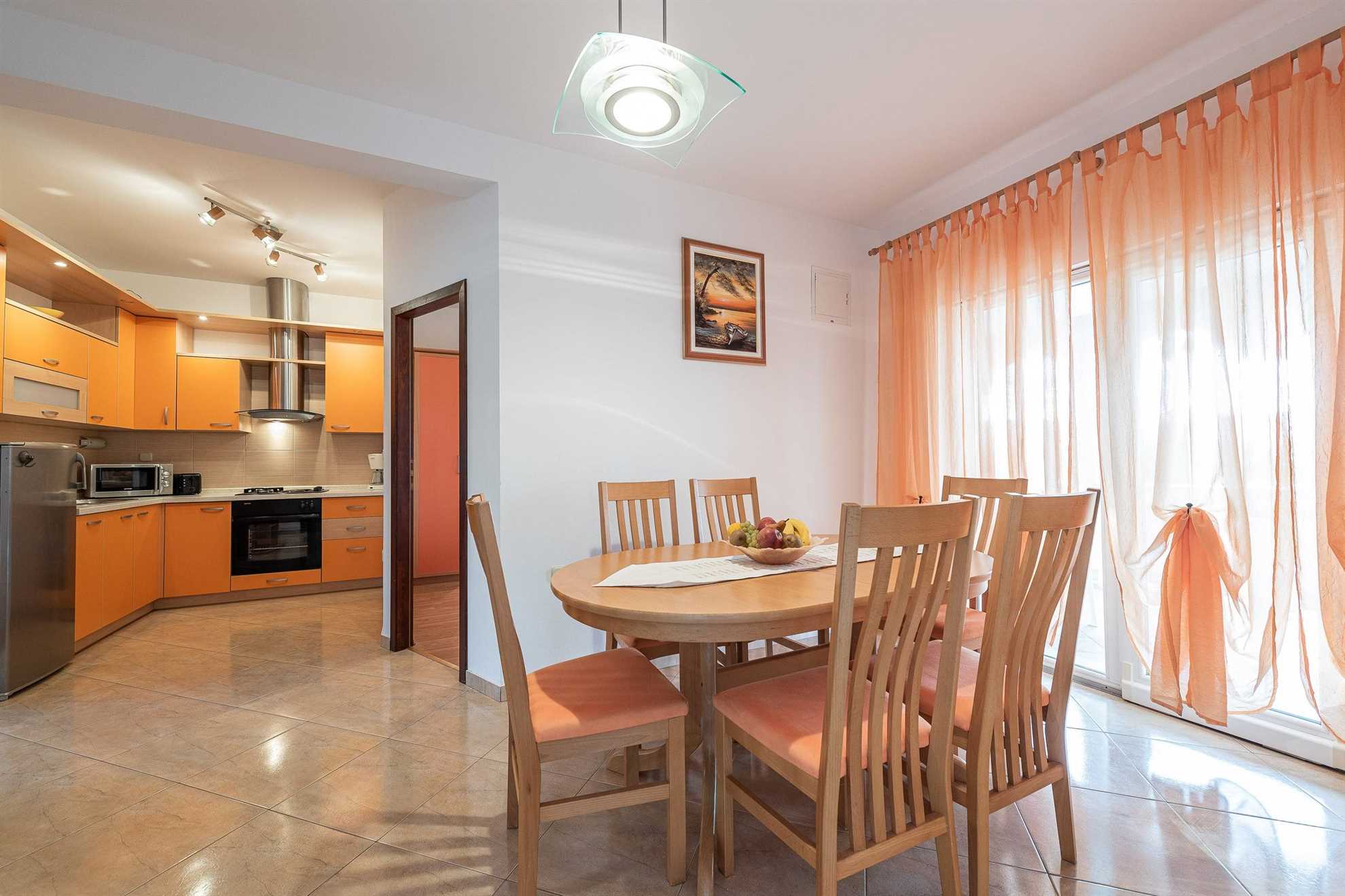 30 m to the sandy beach Smratine | Apartment for 6 persons
