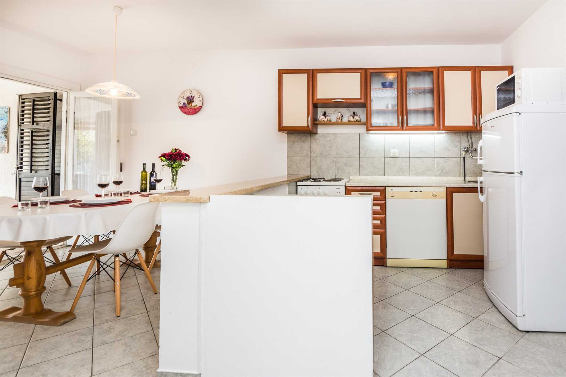Air-conditioned | only 80 m from the beach | Air conditioning, Wi-Fi, satellite TV, barbecue