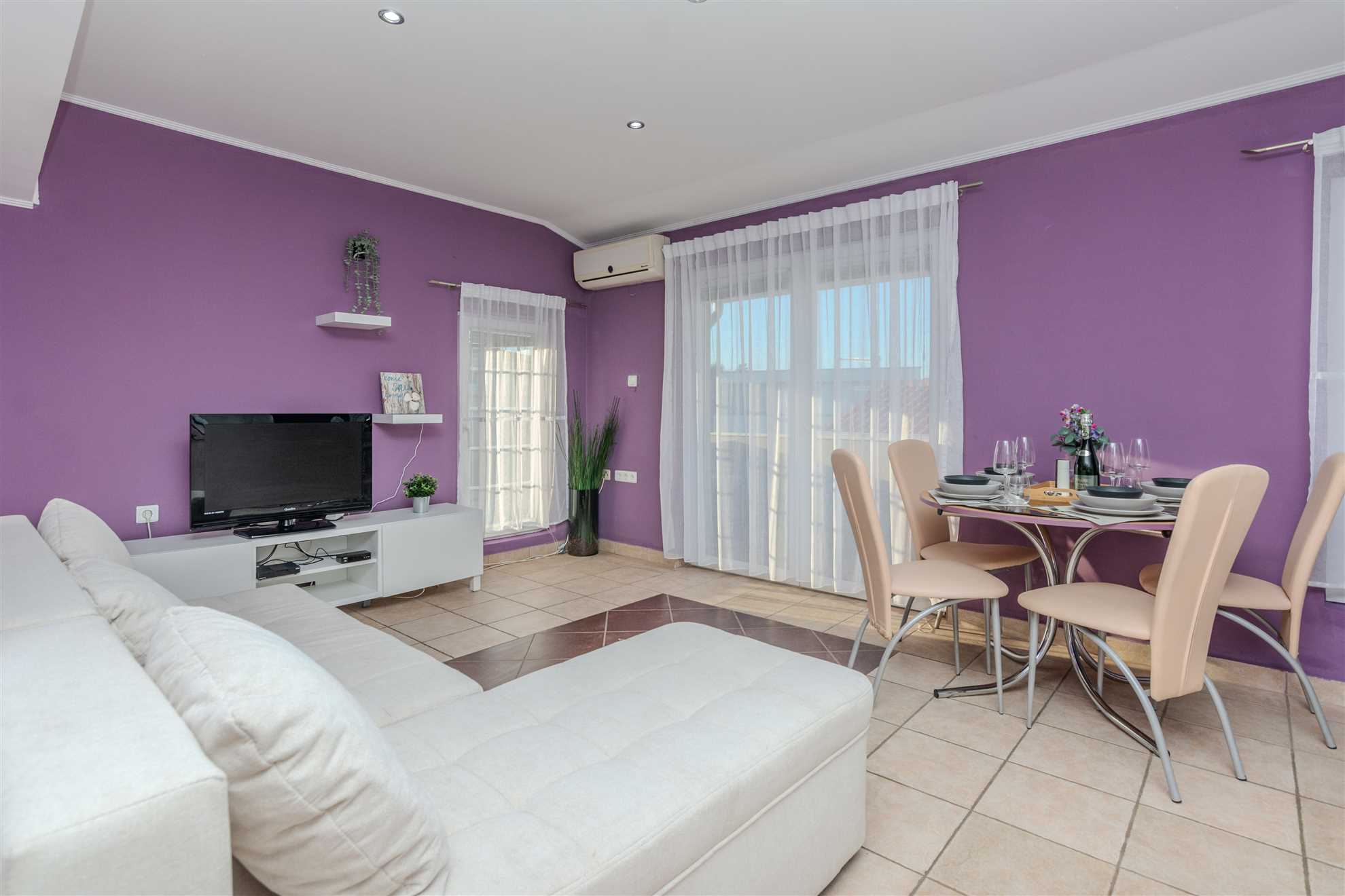 Apartment ideal for 2-4 persons | air conditioning, WiFi, satellite Tv, BBQ | 200 m from beach