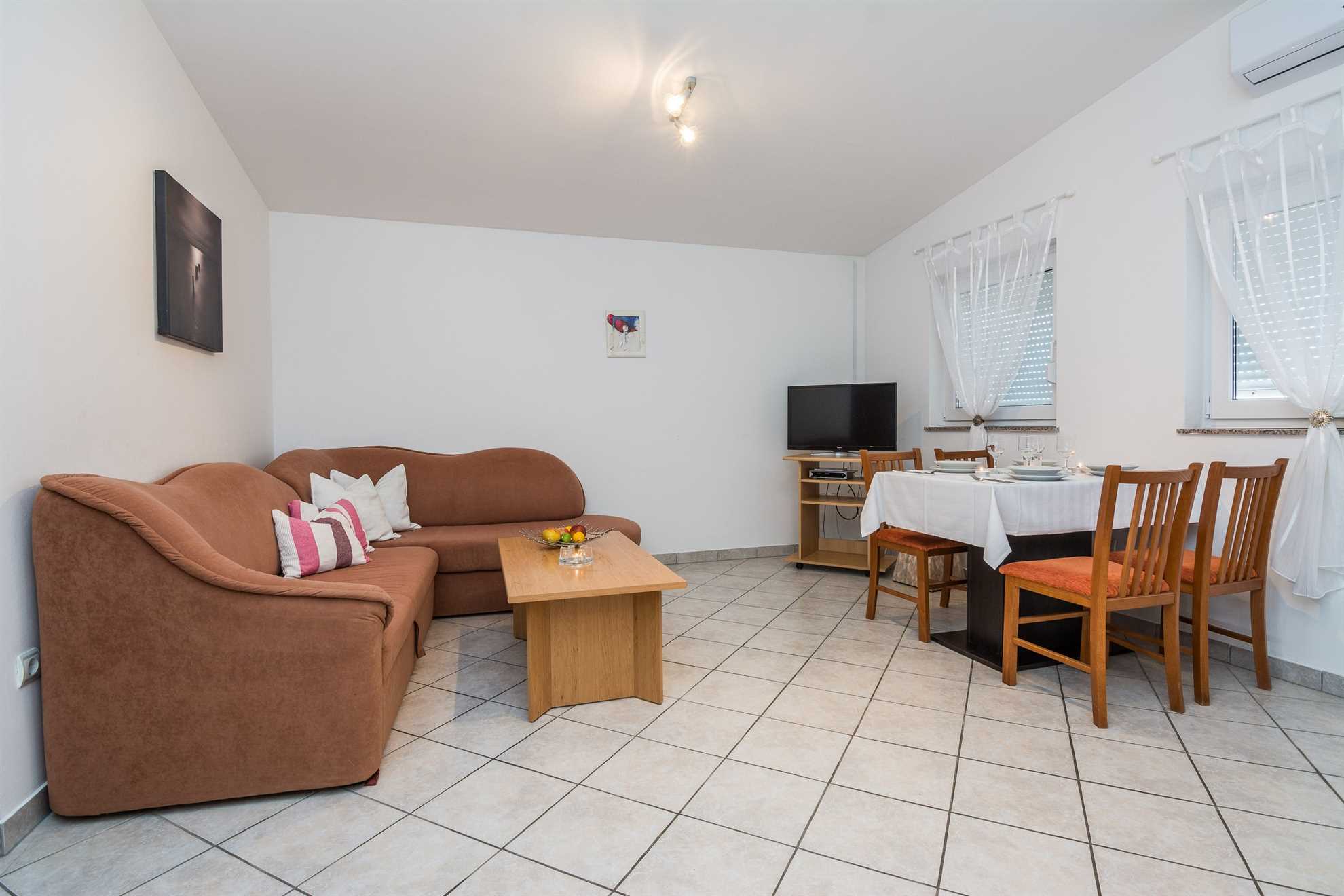 Just 70 m from beach | apartment for 4 persons | with sea view