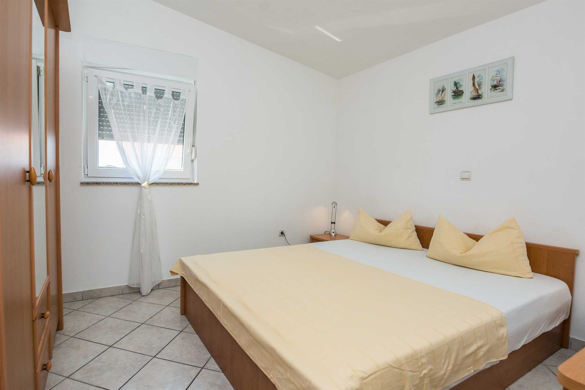 Just 70 m from beach | apartment for 4 persons | with sea view