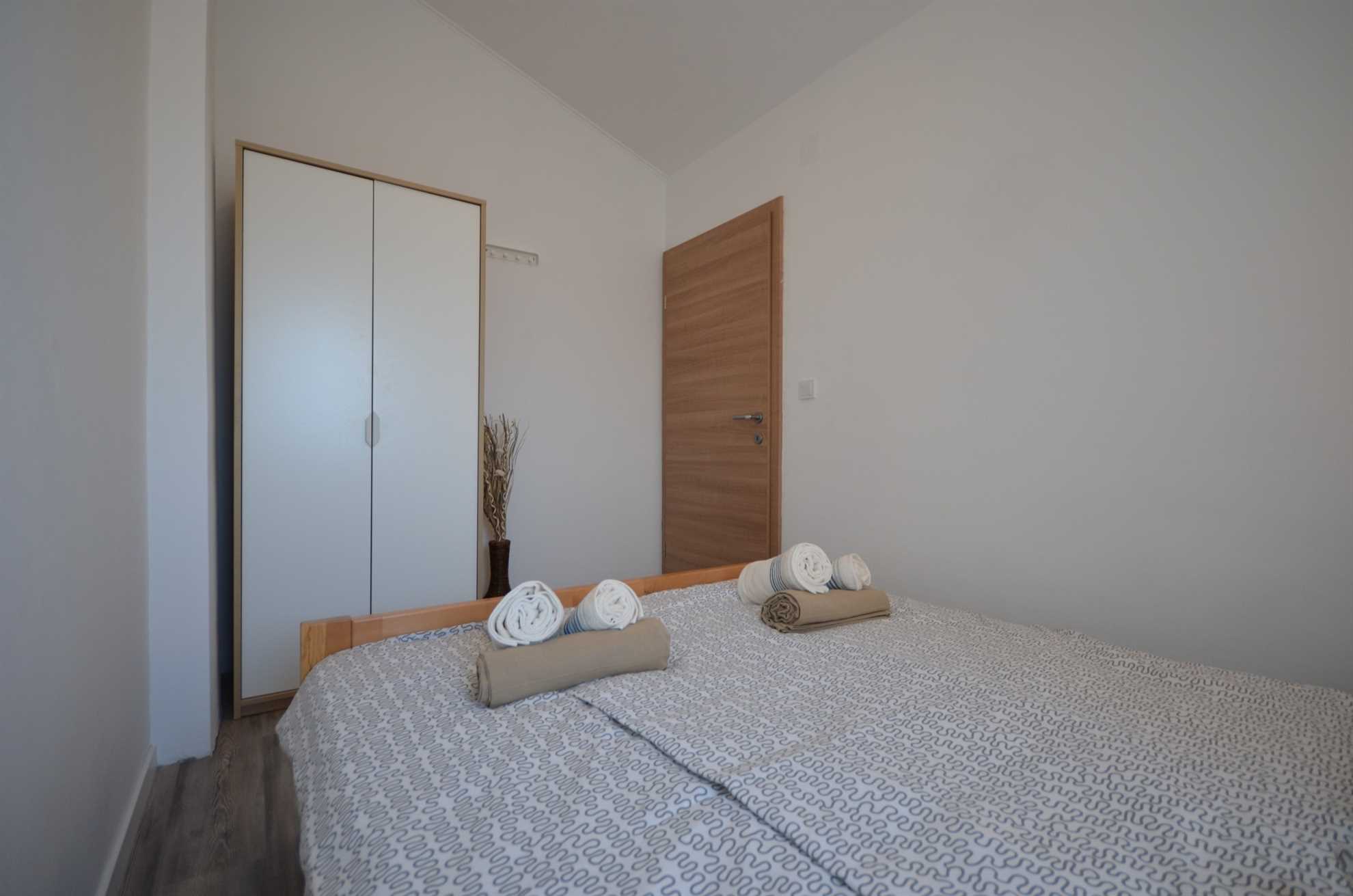 Apartment with sea view | for 2-4 persons | 200 m from beach