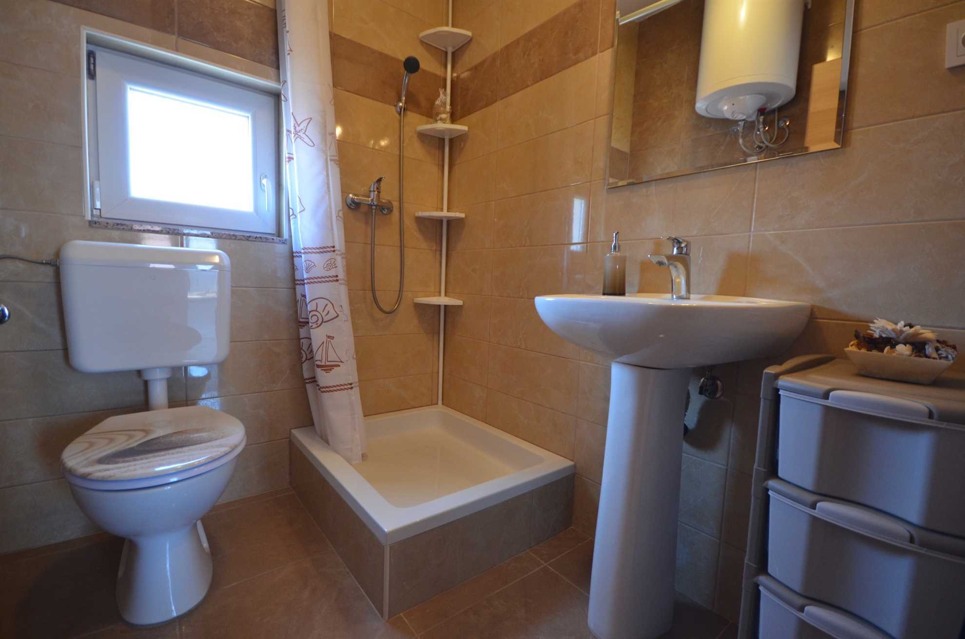 Apartment with sea view | for 2-4 persons | 200 m from beach