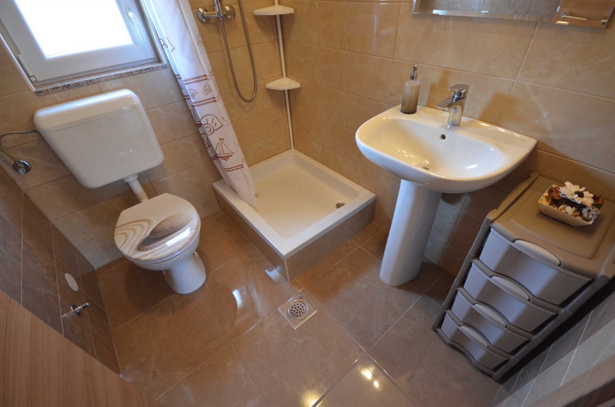 Apartment with sea view | for 2-4 persons | 200 m from beach