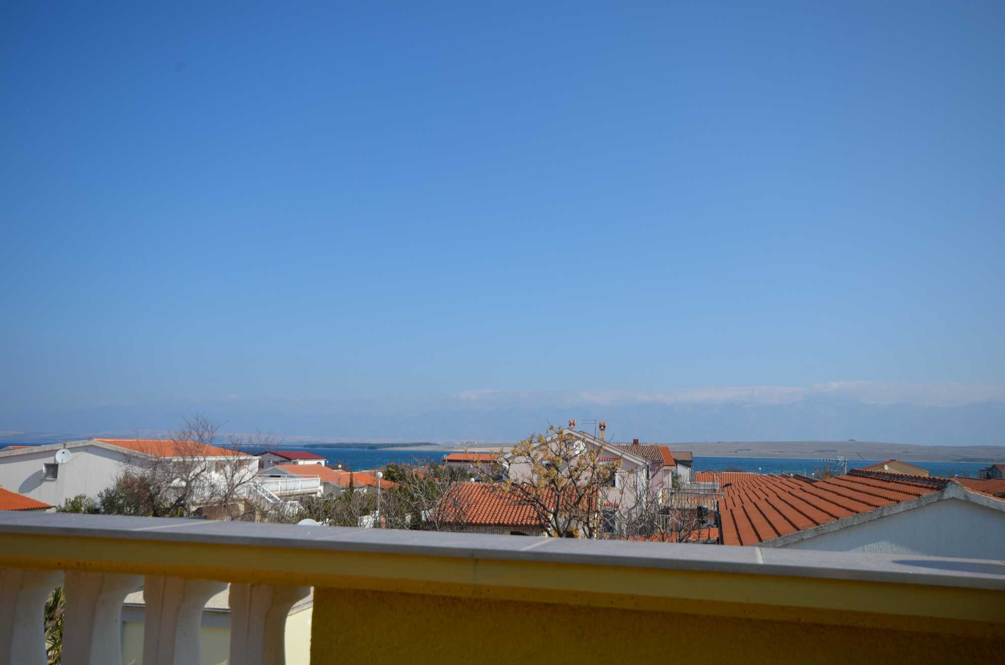 Apartment with sea view | for 2-4 persons | 200 m from beach