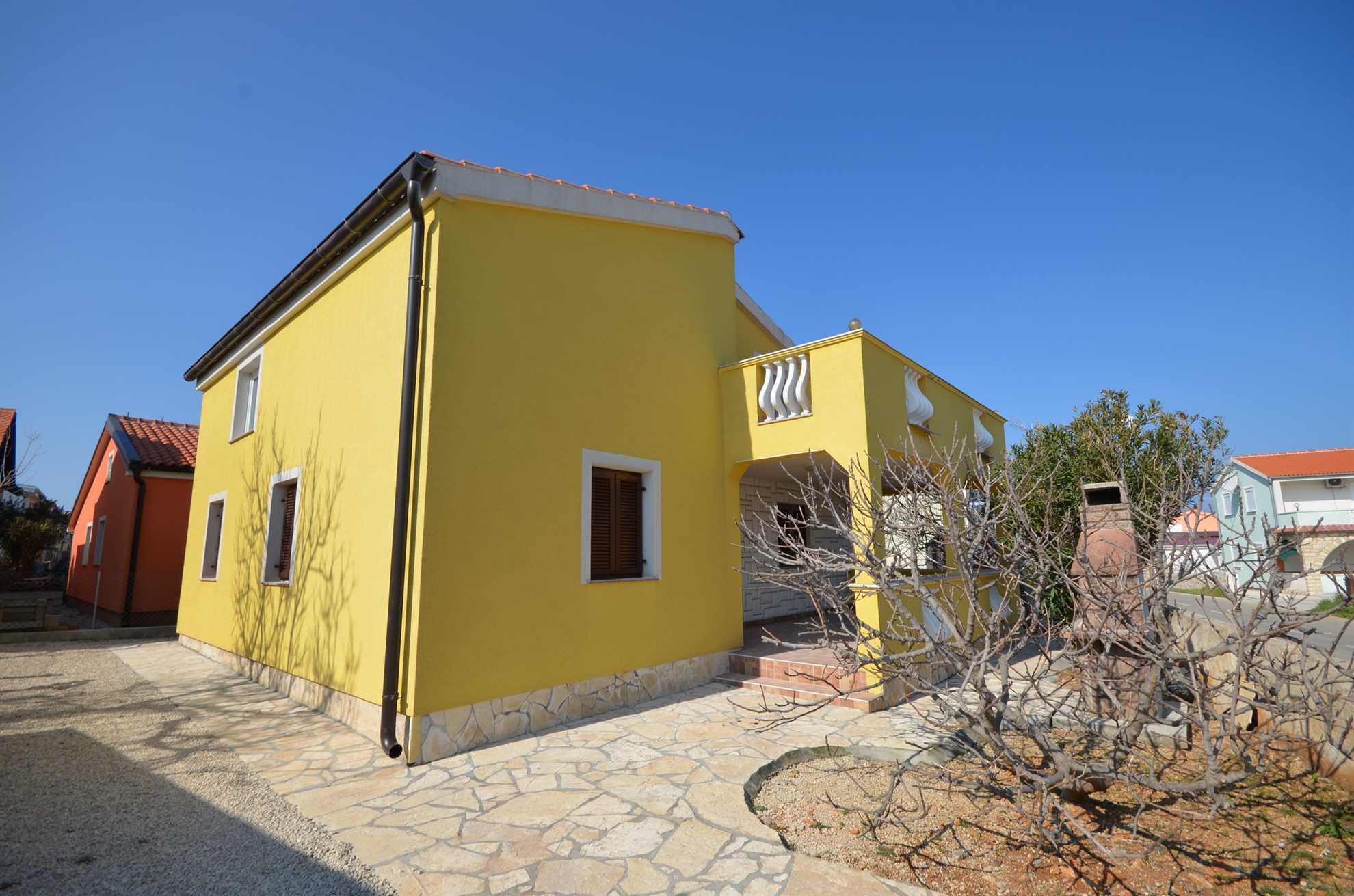 Apartment with sea view | for 2-4 persons | 200 m from beach