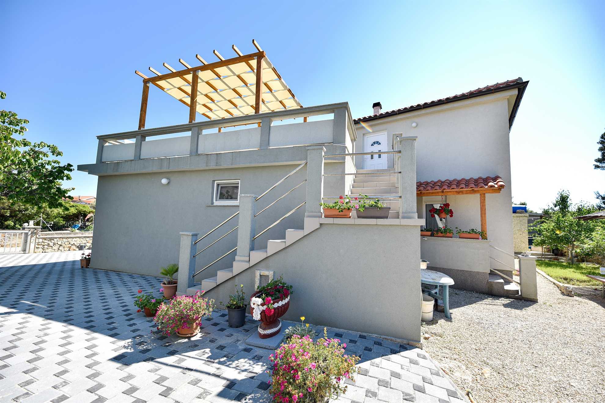 Apartment in a quiet area | for 4-6 persons | air conditioning, Wi-Fi