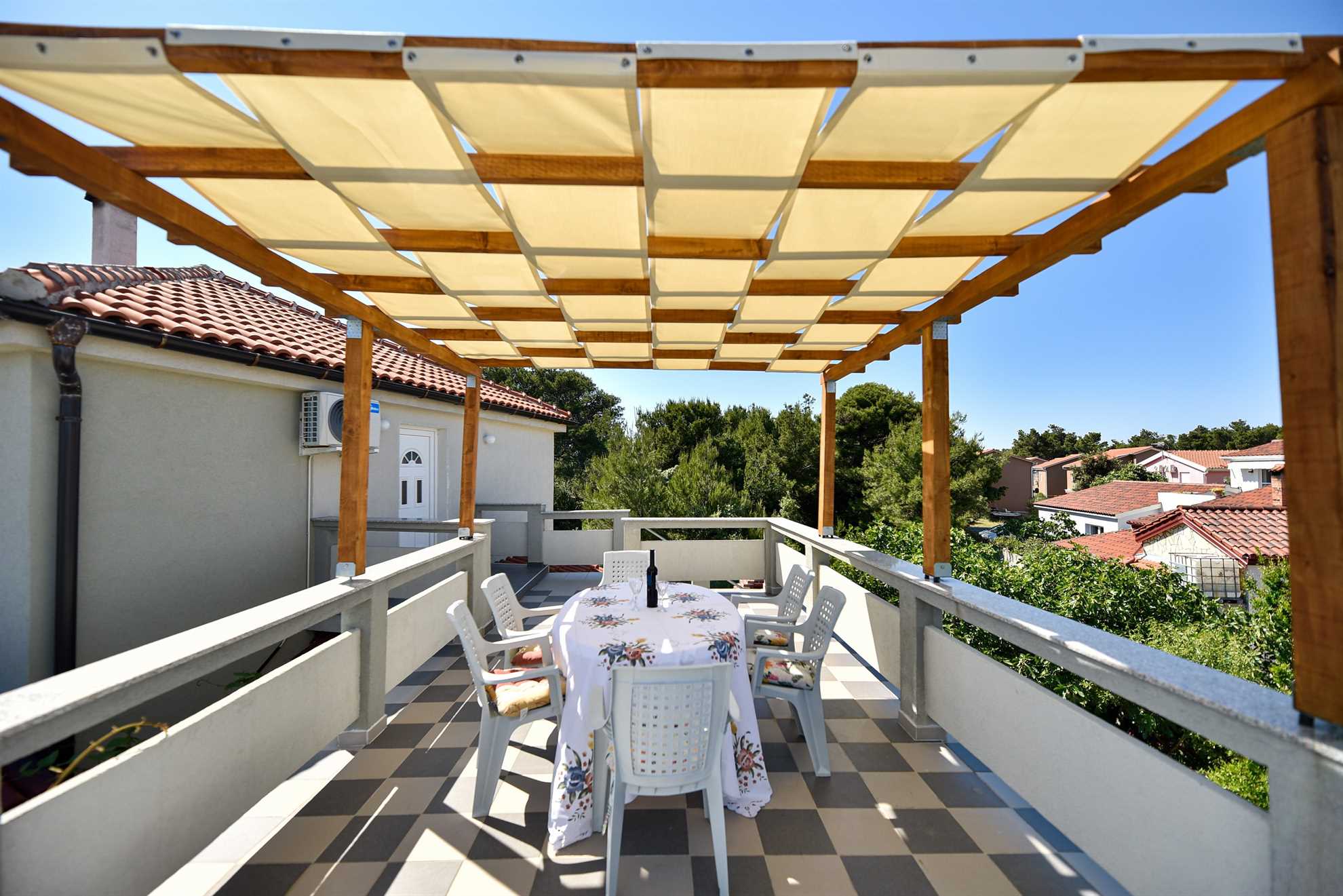 Apartment in a quiet area | for 4-6 persons | air conditioning, Wi-Fi