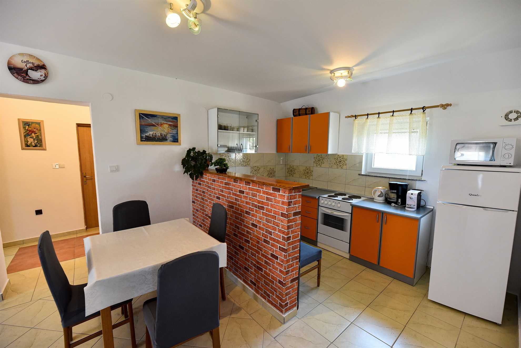 Apartment in a quiet area | for 4-6 persons | air conditioning, Wi-Fi