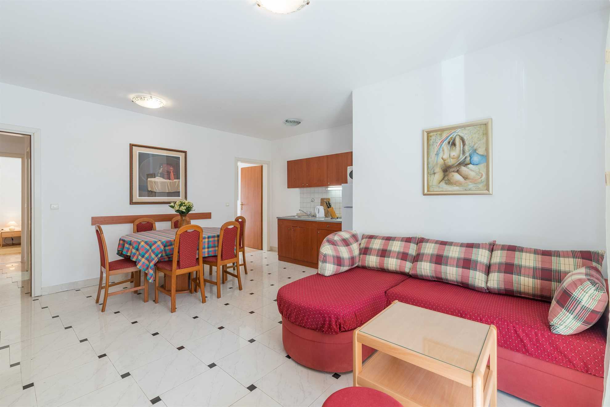 Apartment with partial sea view | for 3-5 persons | air conditioning, WiFi, satellite TV, BBQ