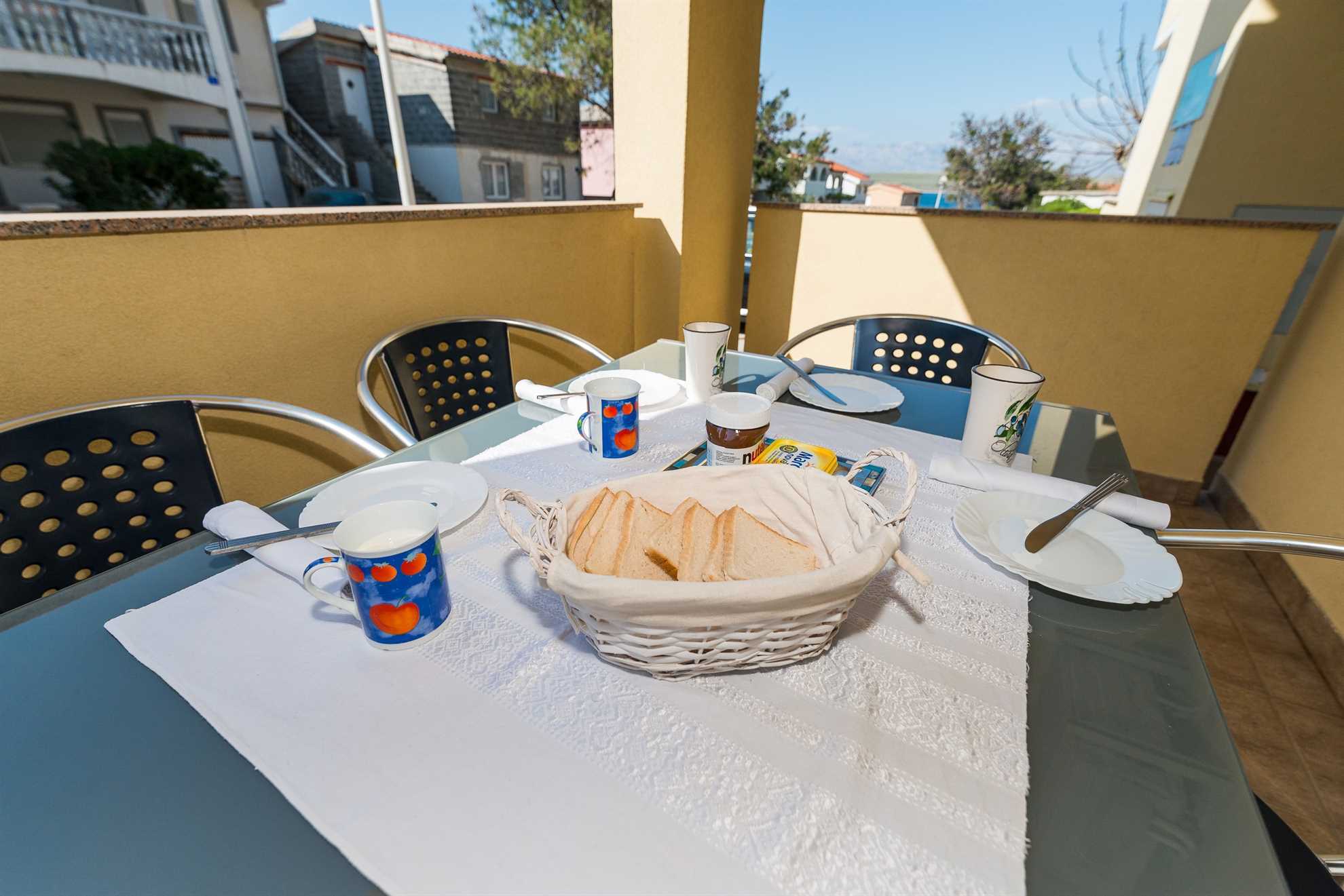 Apartment with partial sea view | for 3-5 persons | air conditioning, WiFi, satellite TV, BBQ
