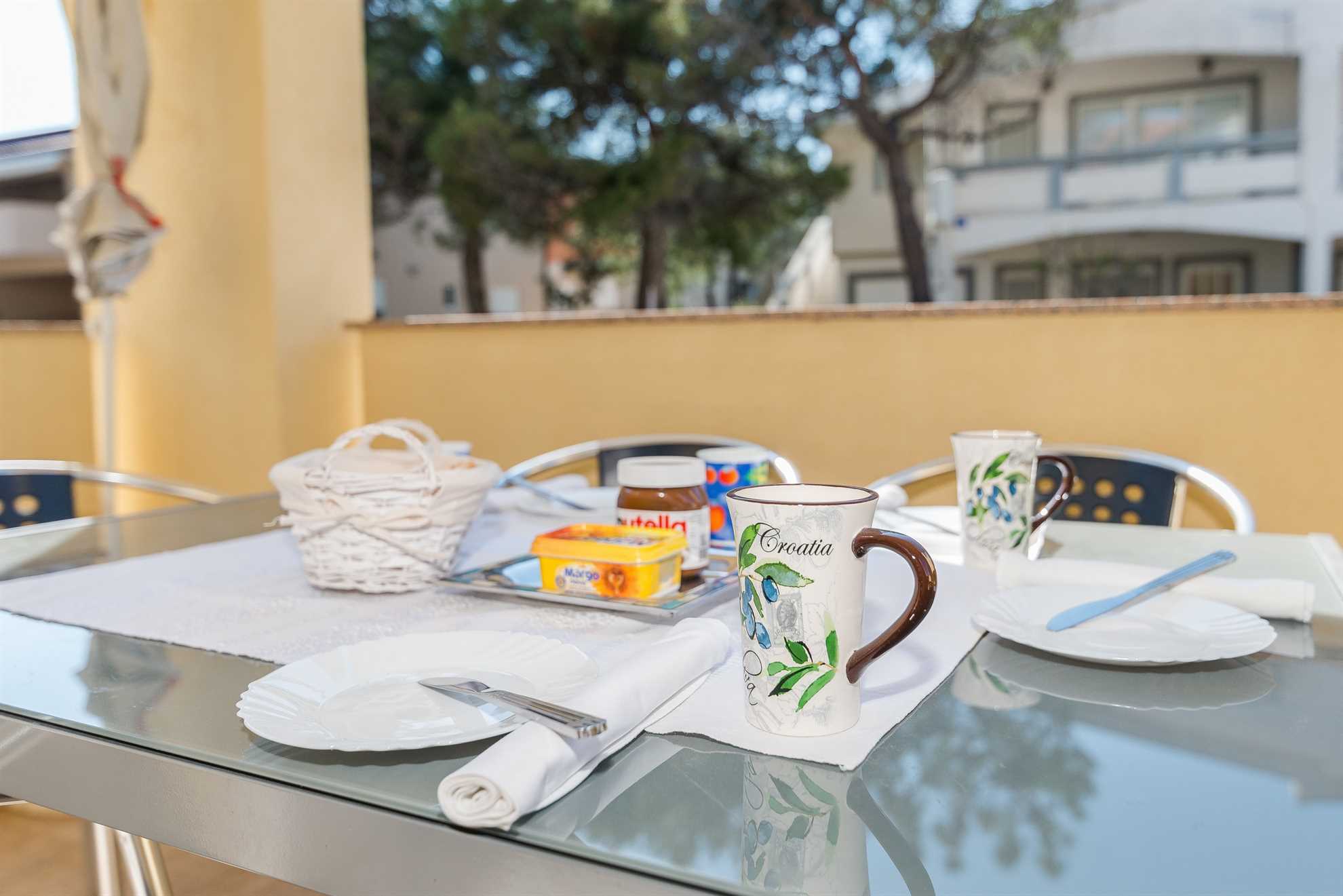 Apartment with partial sea view | for 3-5 persons | air conditioning, WiFi, satellite TV, BBQ