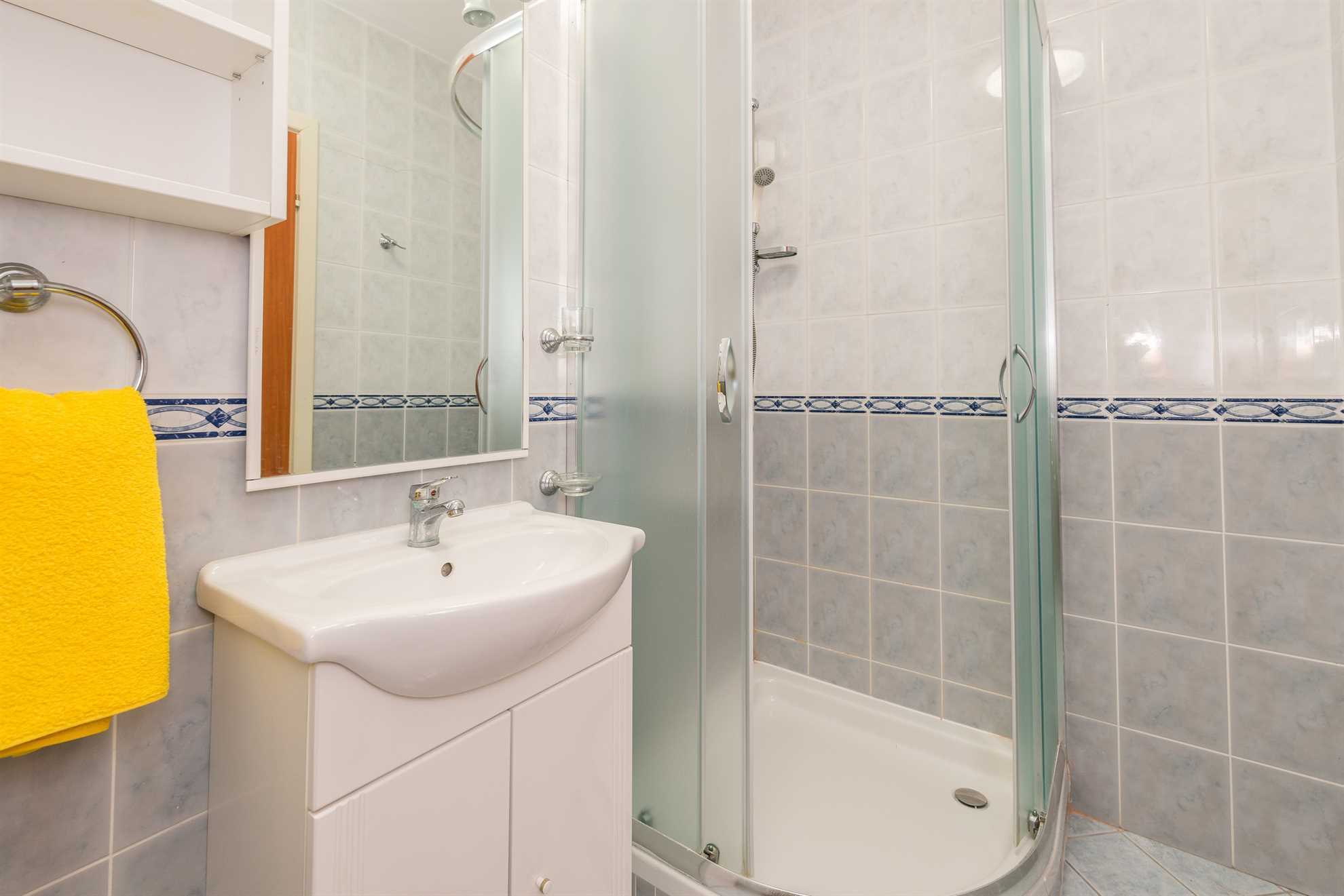 Apartment with partial sea view | for 3-5 persons | air conditioning, WiFi, satellite TV, BBQ