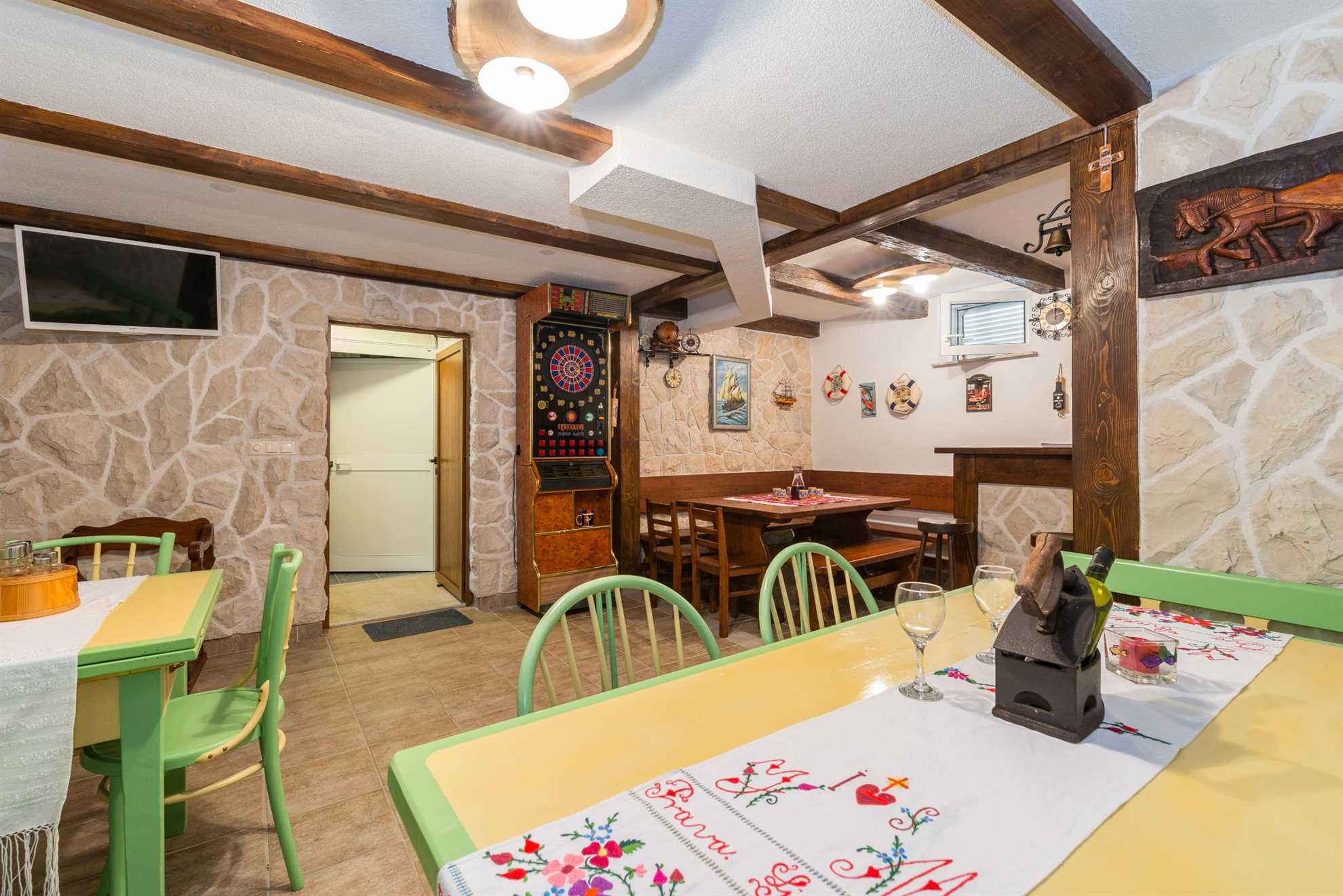 Apartment with partial sea view | for 3-5 persons | air conditioning, WiFi, satellite TV, BBQ