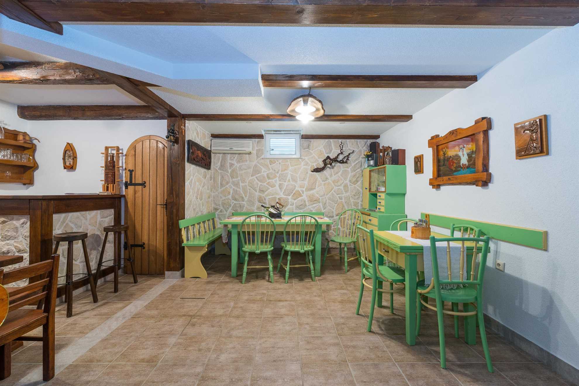 Apartment with partial sea view | for 3-5 persons | air conditioning, WiFi, satellite TV, BBQ