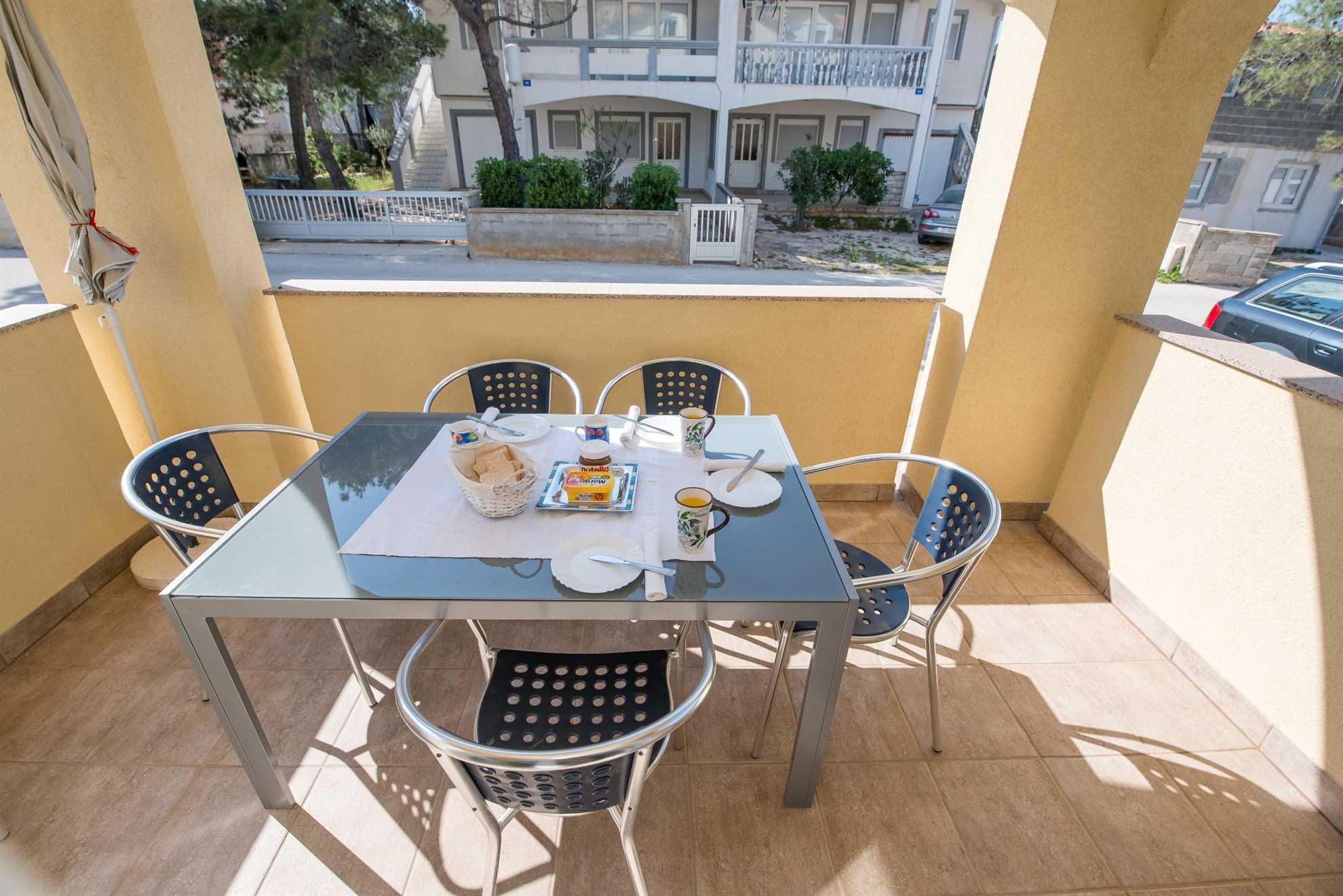 Apartment with partial sea view | for 3-5 persons | air conditioning, WiFi, satellite TV, BBQ